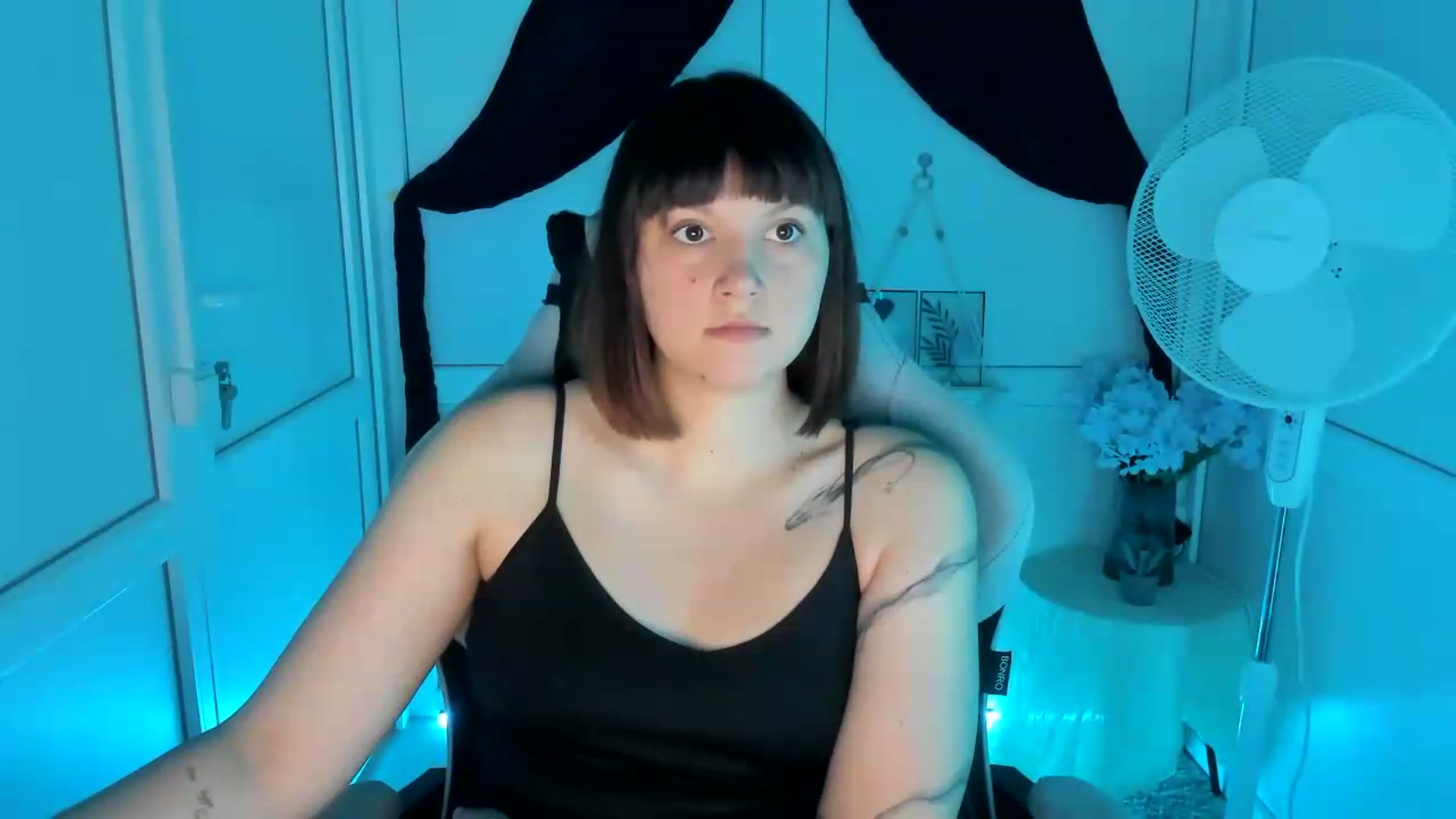 Gallery image thumbnail from Angel_Aura_'s myfreecams stream on, 09/15/2026, 11:06 image 13 of 20
