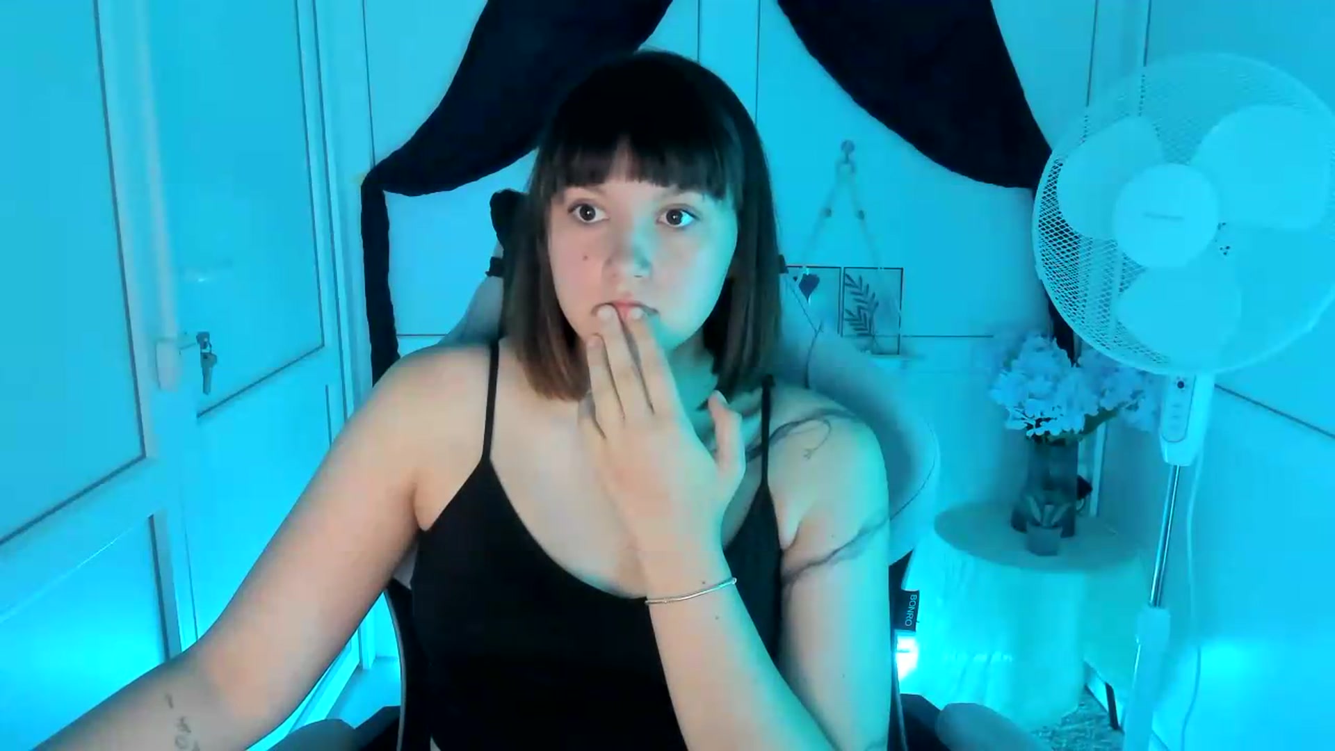 Gallery image thumbnail from Angel_Aura_'s myfreecams stream on, 09/15/2026, 11:06 image 9 of 20