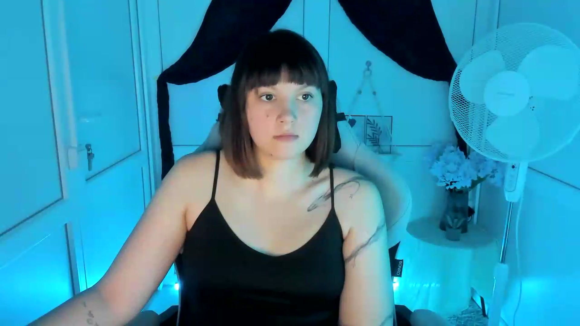 Gallery image thumbnail from Angel_Aura_'s myfreecams stream on, 09/15/2026, 11:06 image 14 of 20