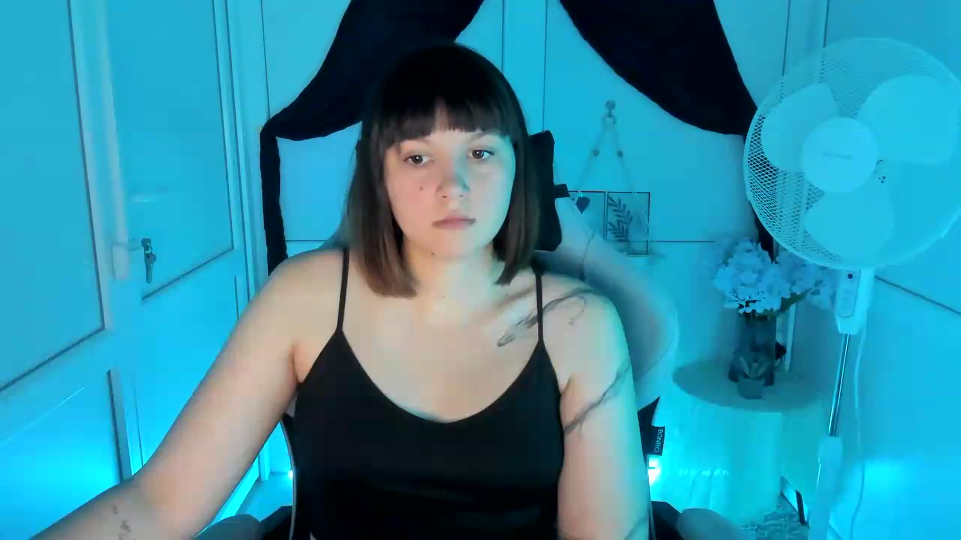 Gallery image thumbnail from Angel_Aura_'s myfreecams stream on, 09/15/2026, 11:06 image 11 of 20