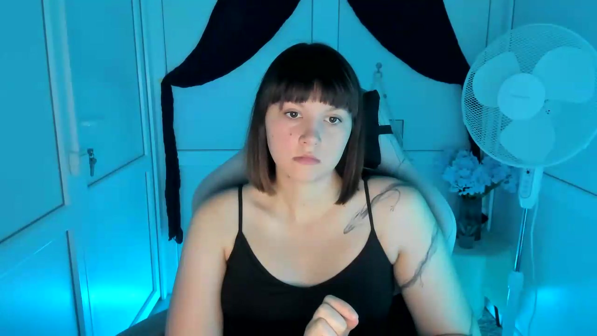 Gallery image thumbnail from Angel_Aura_'s myfreecams stream on, 09/15/2026, 11:06 image 5 of 20