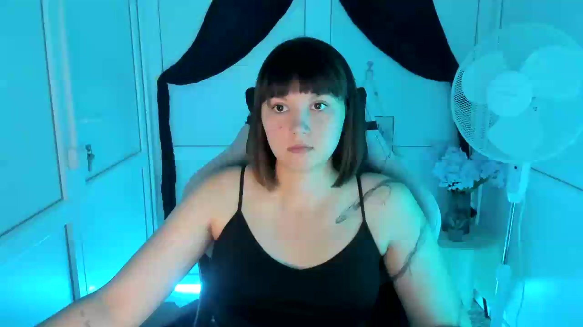Gallery image thumbnail from Angel_Aura_'s myfreecams stream on, 09/15/2026, 11:06 image 1 of 20
