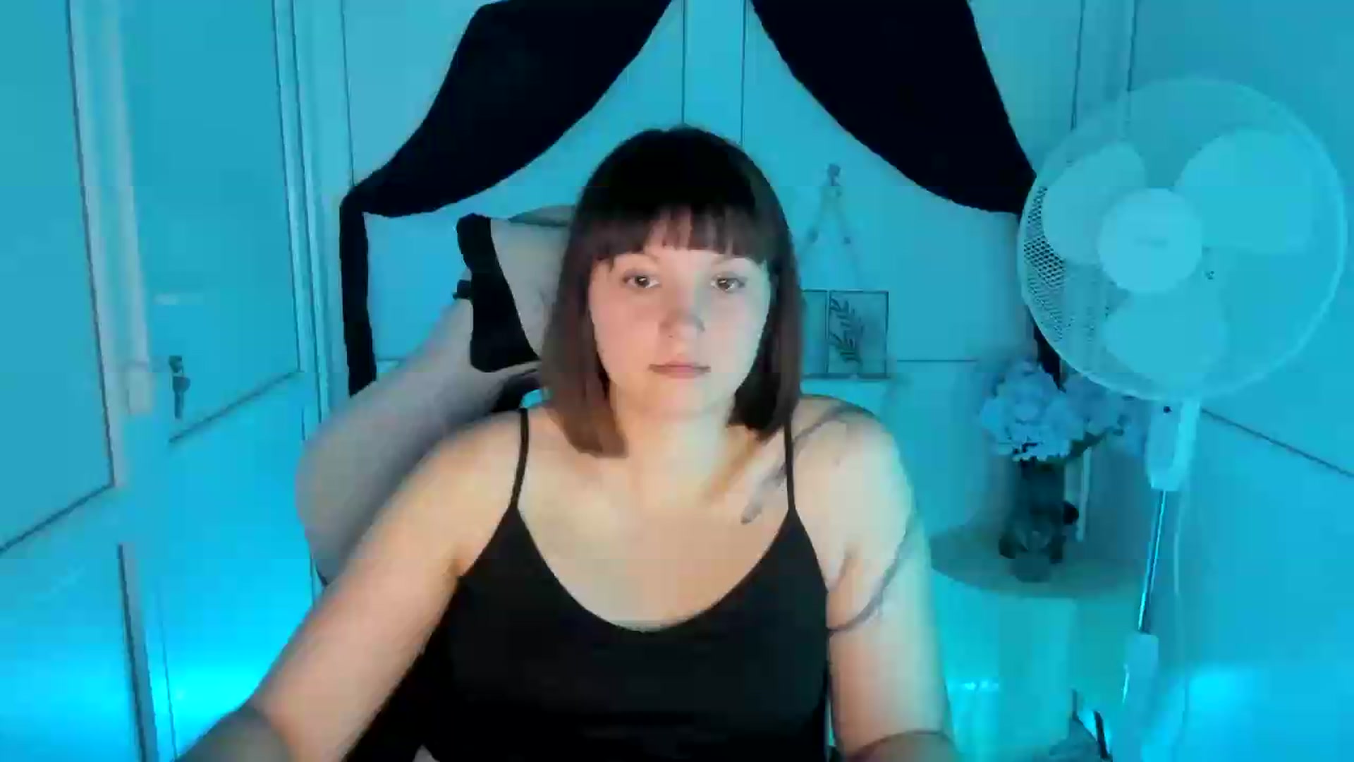 Gallery image thumbnail from Angel_Aura_'s myfreecams stream on, 09/15/2026, 12:27 image 12 of 20