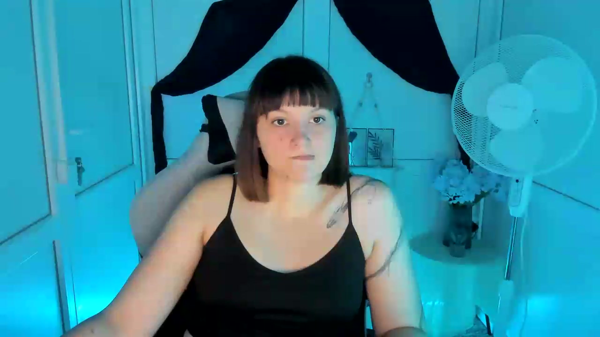 Gallery image thumbnail from Angel_Aura_'s myfreecams stream on, 09/15/2026, 12:27 image 5 of 20
