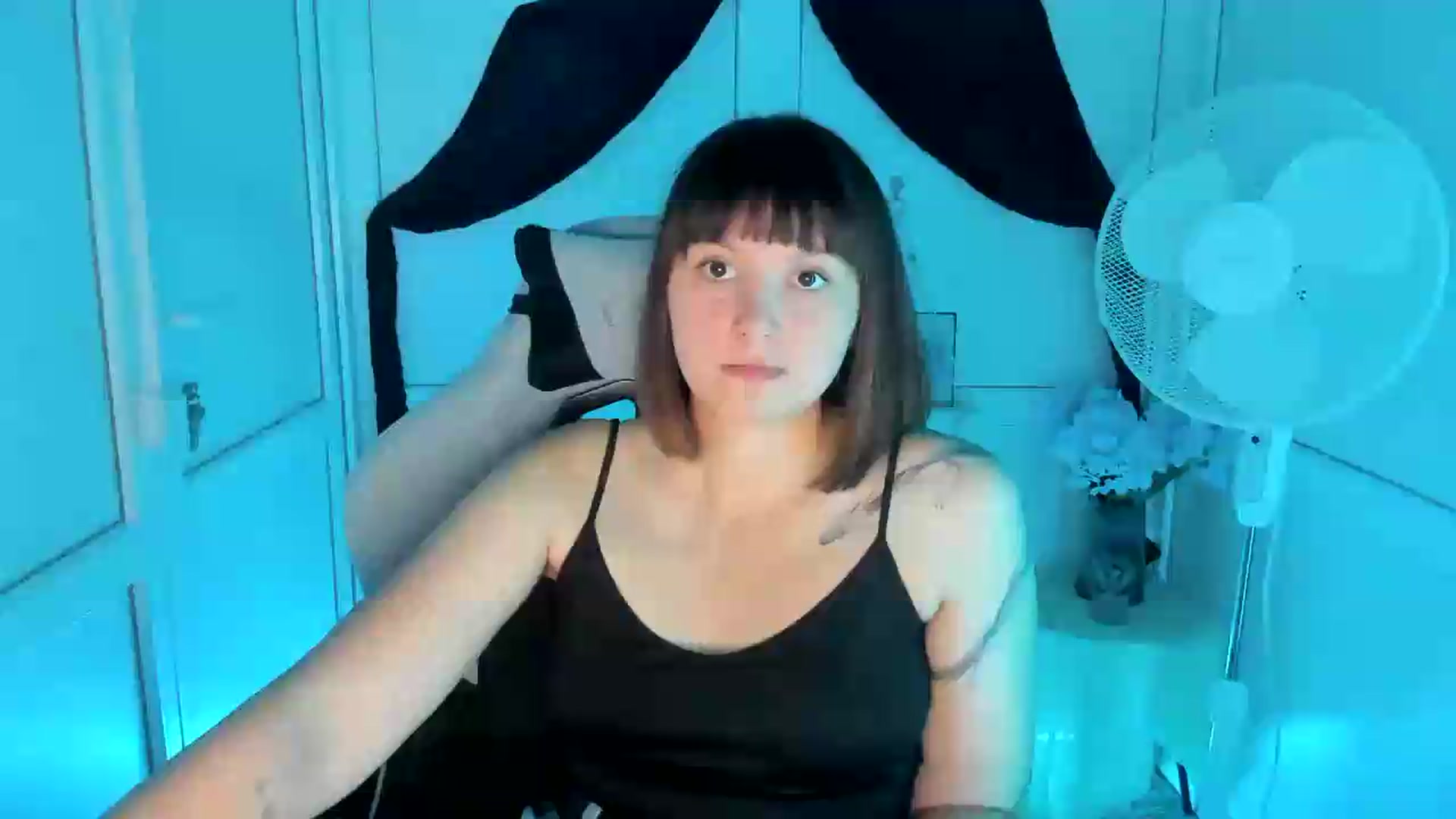 Gallery image thumbnail from Angel_Aura_'s myfreecams stream on, 09/15/2026, 12:27 image 1 of 20