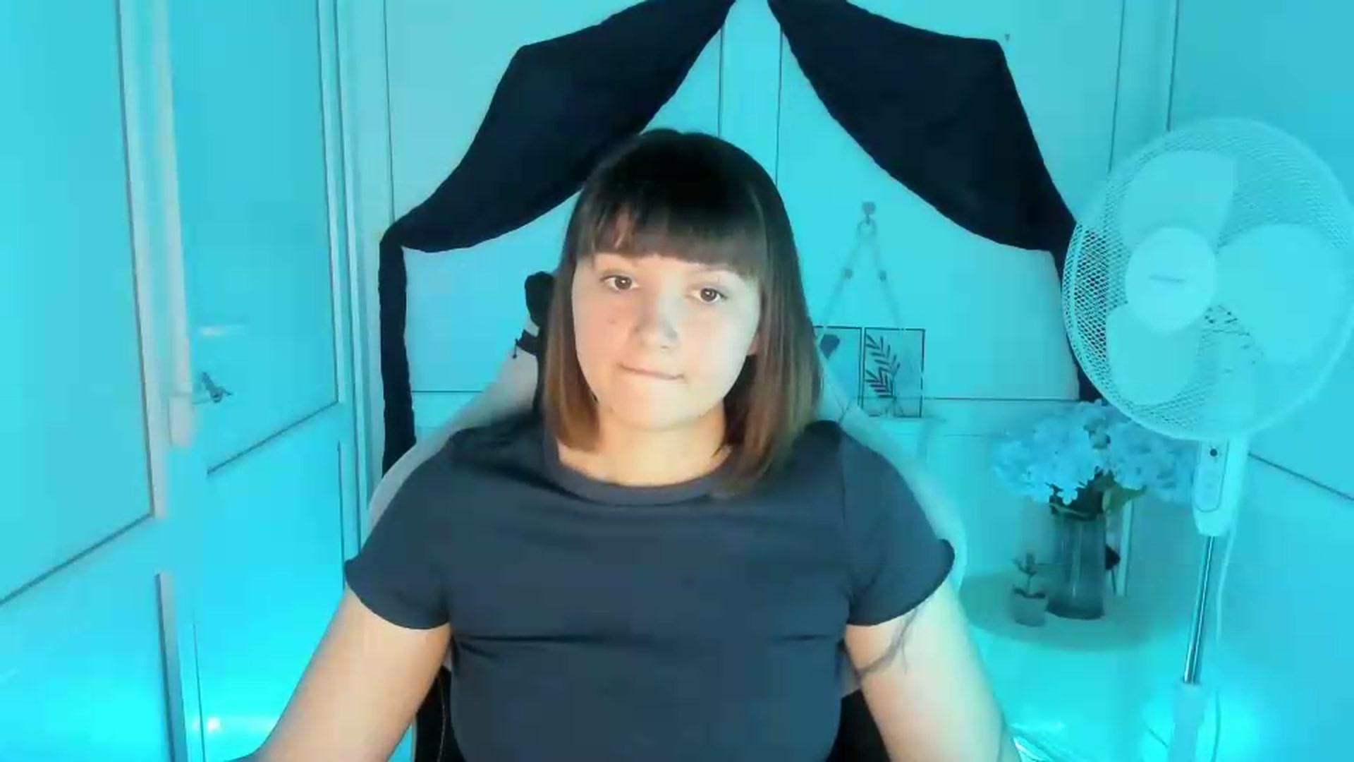 Gallery image thumbnail from Angel_Aura_'s myfreecams stream on, 09/16/2026, 08:16 image 20 of 20