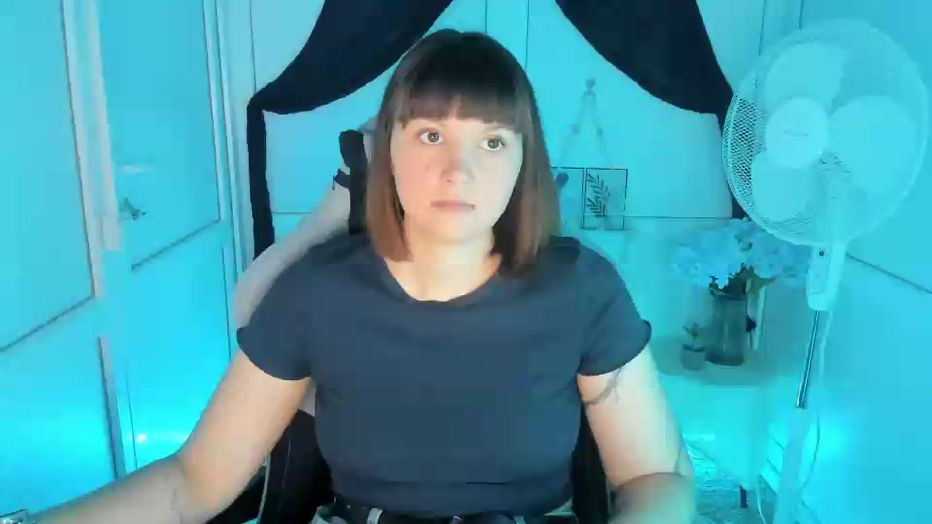 Gallery image thumbnail from Angel_Aura_'s myfreecams stream on, 09/16/2026, 09:09 image 1 of 20