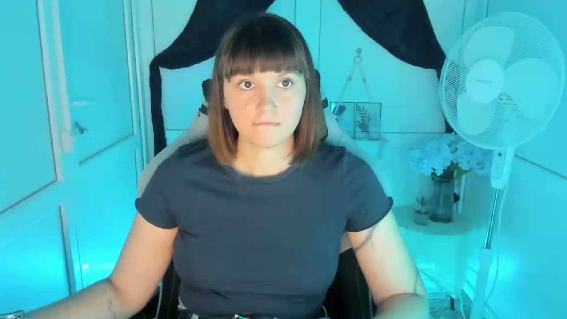Gallery image thumbnail from Angel_Aura_'s myfreecams stream on, 09/16/2026, 09:09 image 16 of 20