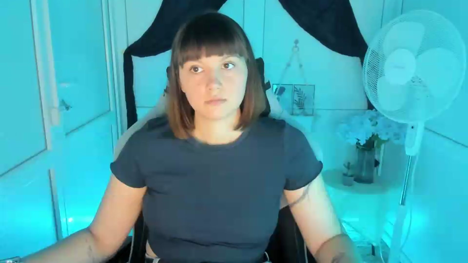 Gallery image thumbnail from Angel_Aura_'s myfreecams stream on, 09/16/2026, 09:09 image 15 of 20