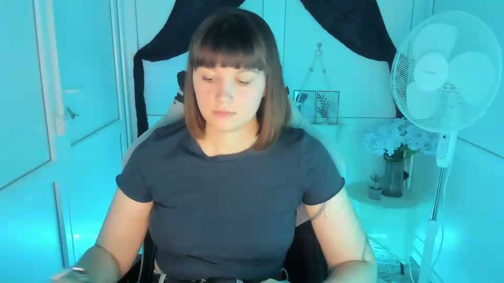 Gallery image thumbnail from Angel_Aura_'s myfreecams stream on, 09/16/2026, 09:09 image 5 of 20