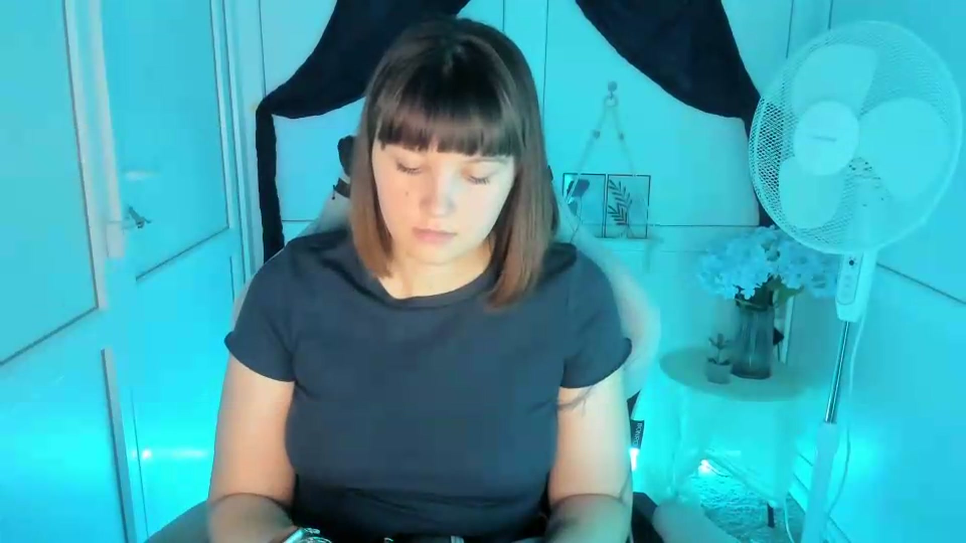 Gallery image thumbnail from Angel_Aura_'s myfreecams stream on, 09/16/2026, 09:09 image 4 of 20