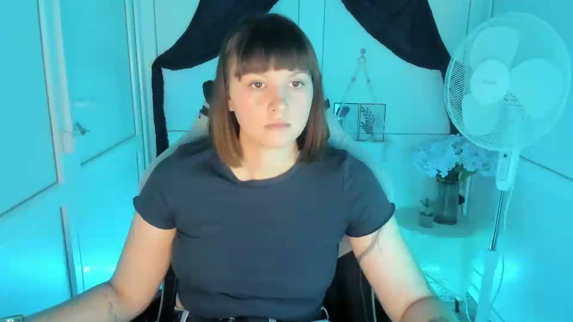 Gallery image thumbnail from Angel_Aura_'s myfreecams stream on, 09/16/2026, 09:09 image 12 of 20