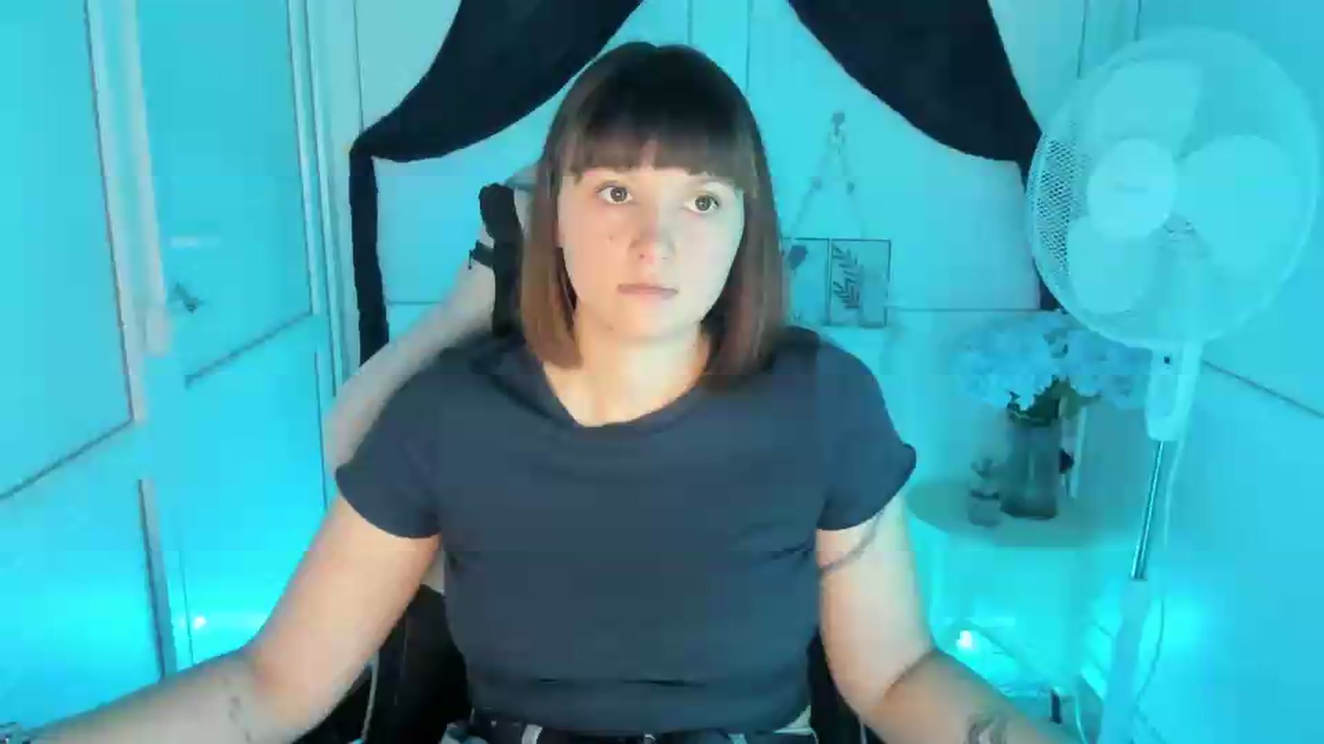 Gallery image thumbnail from Angel_Aura_'s myfreecams stream on, 09/16/2026, 09:09 image 3 of 20