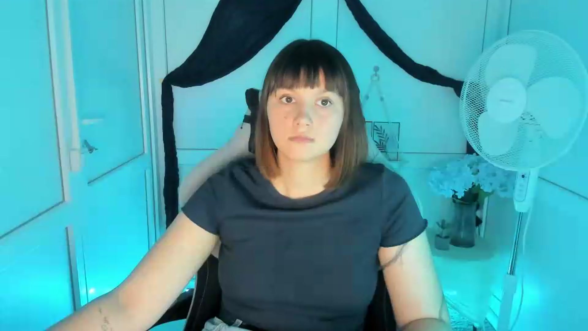 Gallery image thumbnail from Angel_Aura_'s myfreecams stream on, 09/16/2026, 11:36 image 15 of 20