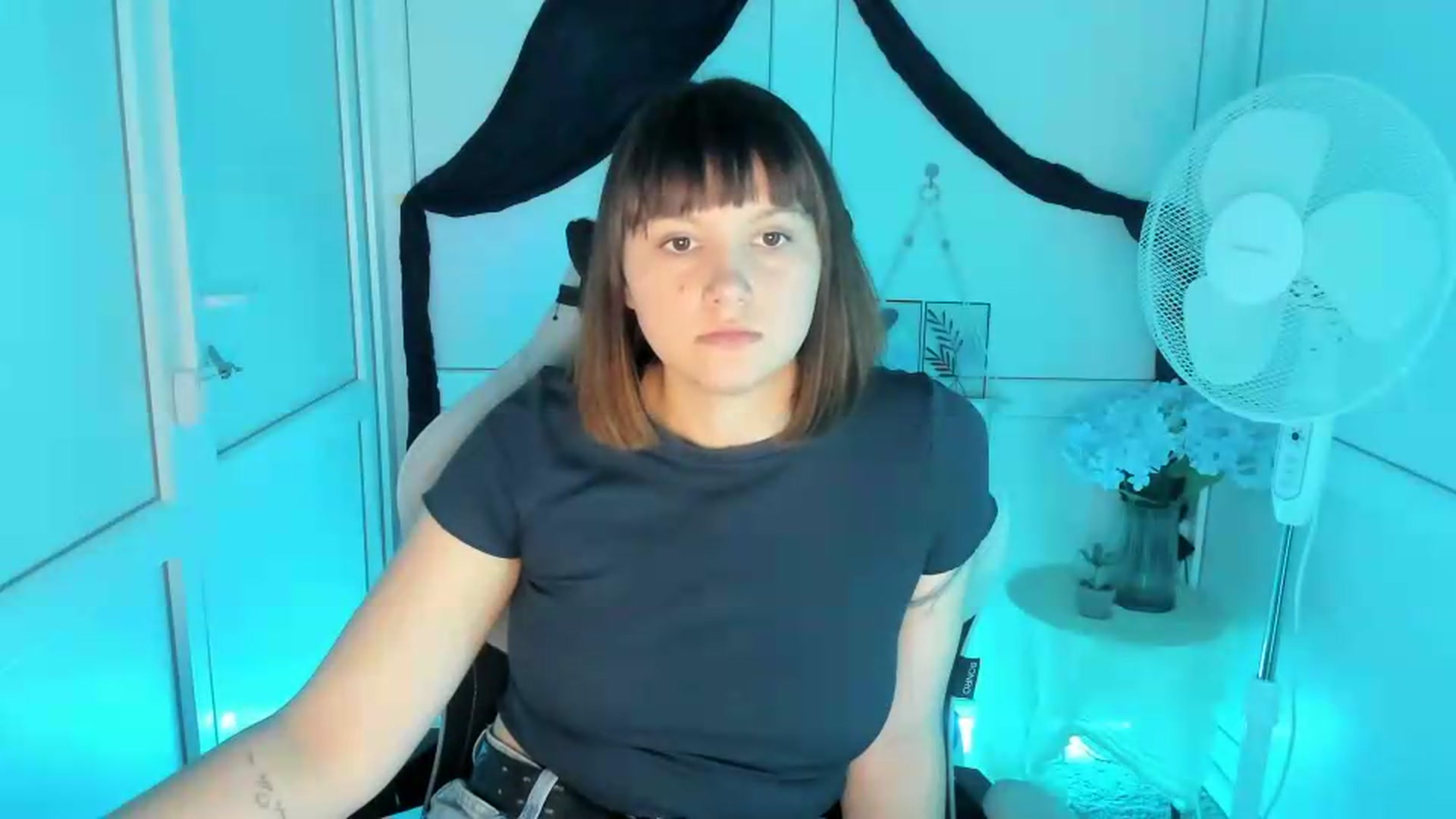 Gallery image thumbnail from Angel_Aura_'s myfreecams stream on, 09/16/2026, 11:36 image 16 of 20