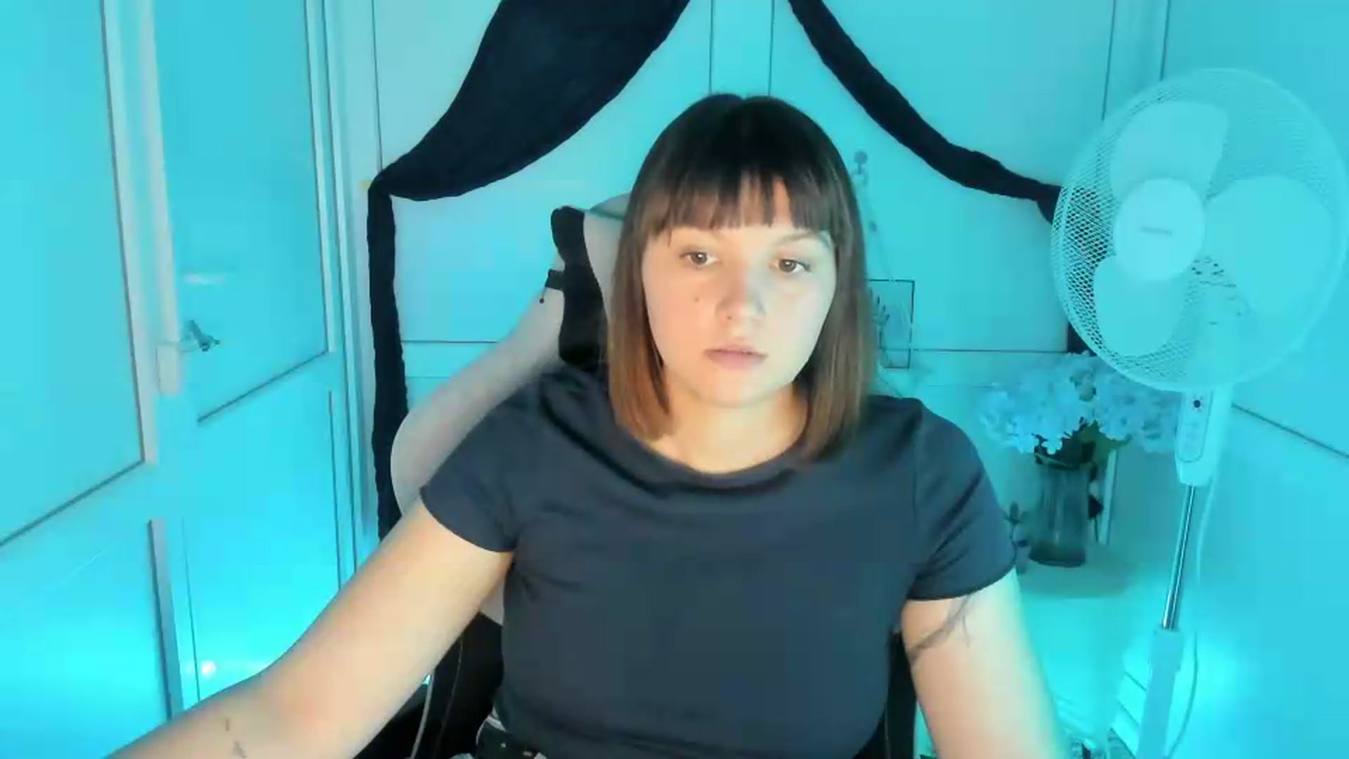 Gallery image thumbnail from Angel_Aura_'s myfreecams stream on, 09/16/2026, 11:36 image 5 of 20