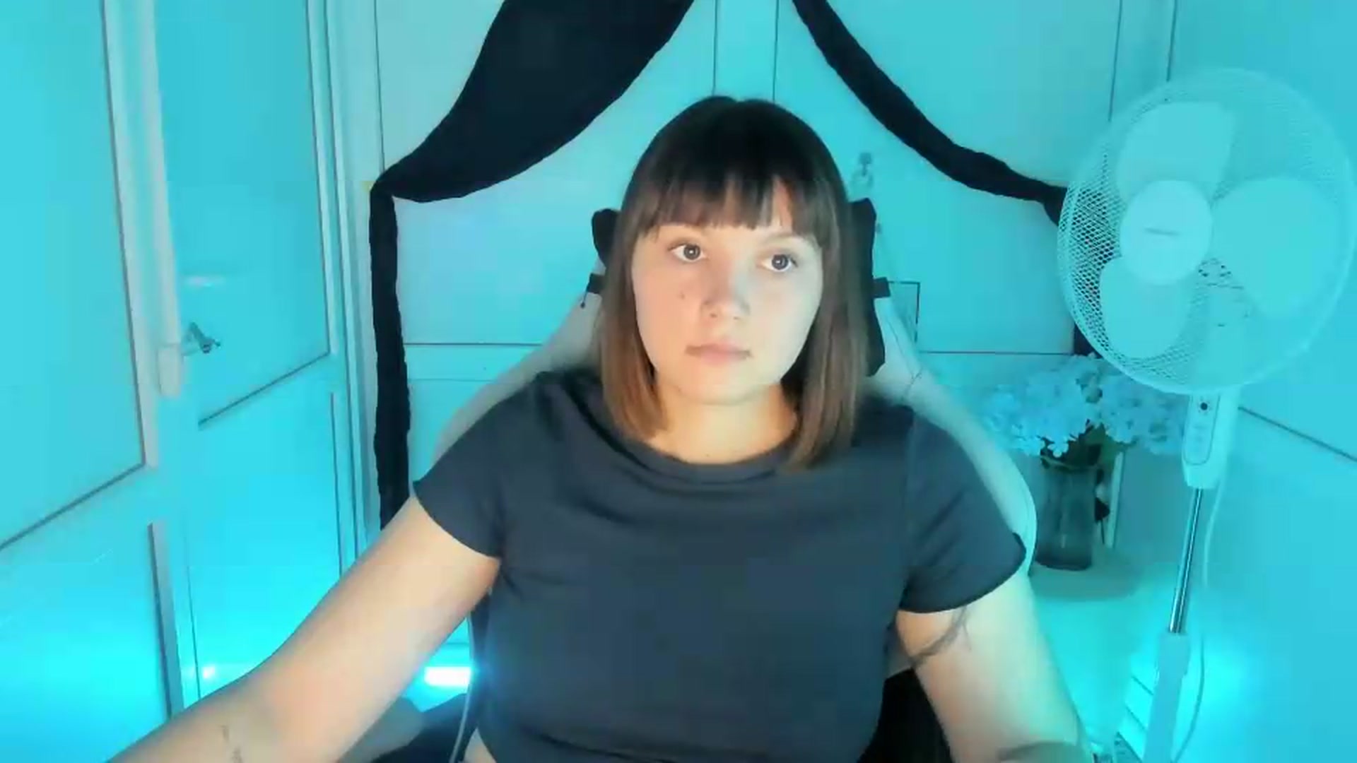 Gallery image thumbnail from Angel_Aura_'s myfreecams stream on, 09/16/2026, 11:36 image 8 of 20