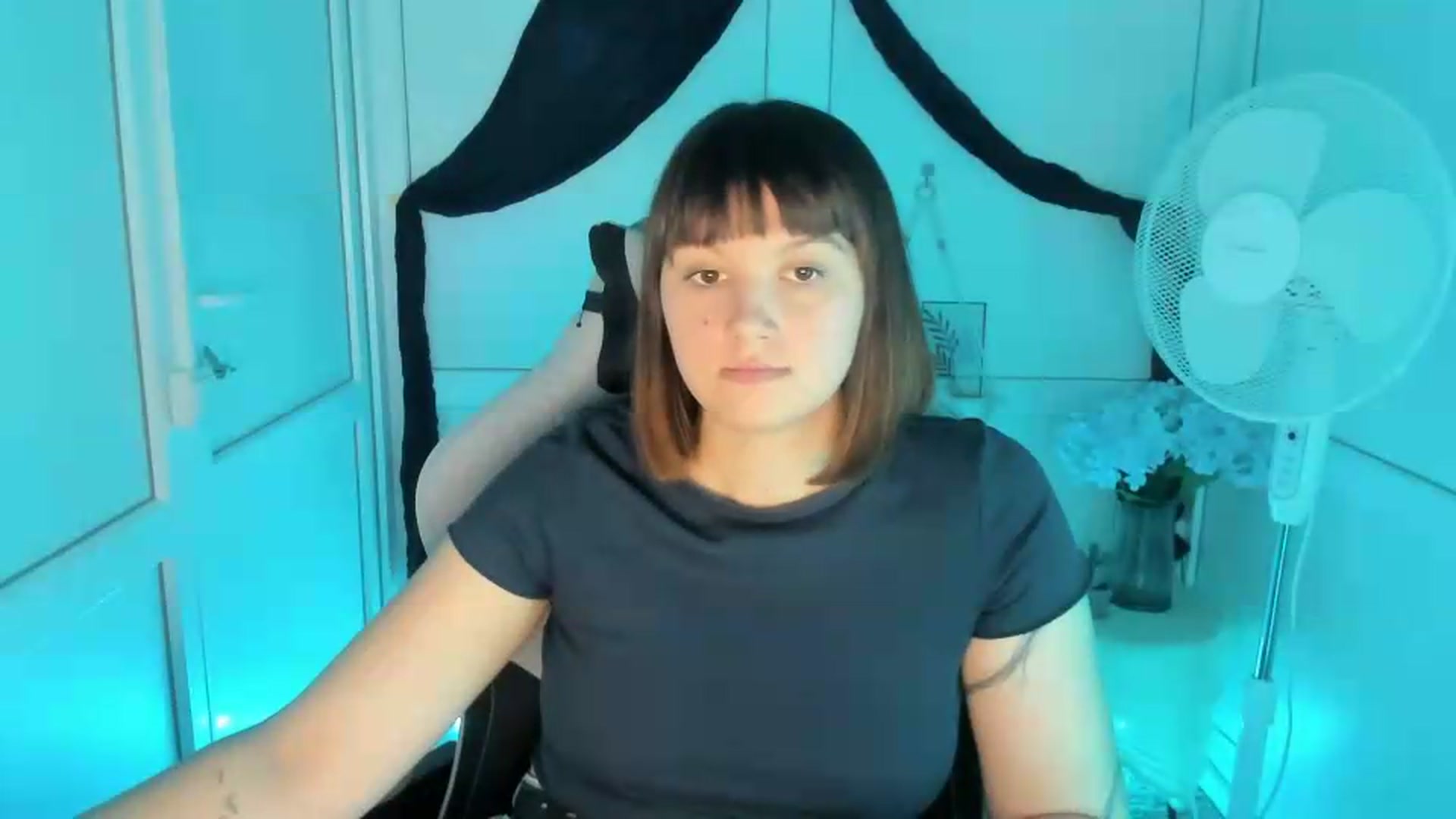 Gallery image thumbnail from Angel_Aura_'s myfreecams stream on, 09/16/2026, 11:36 image 6 of 20