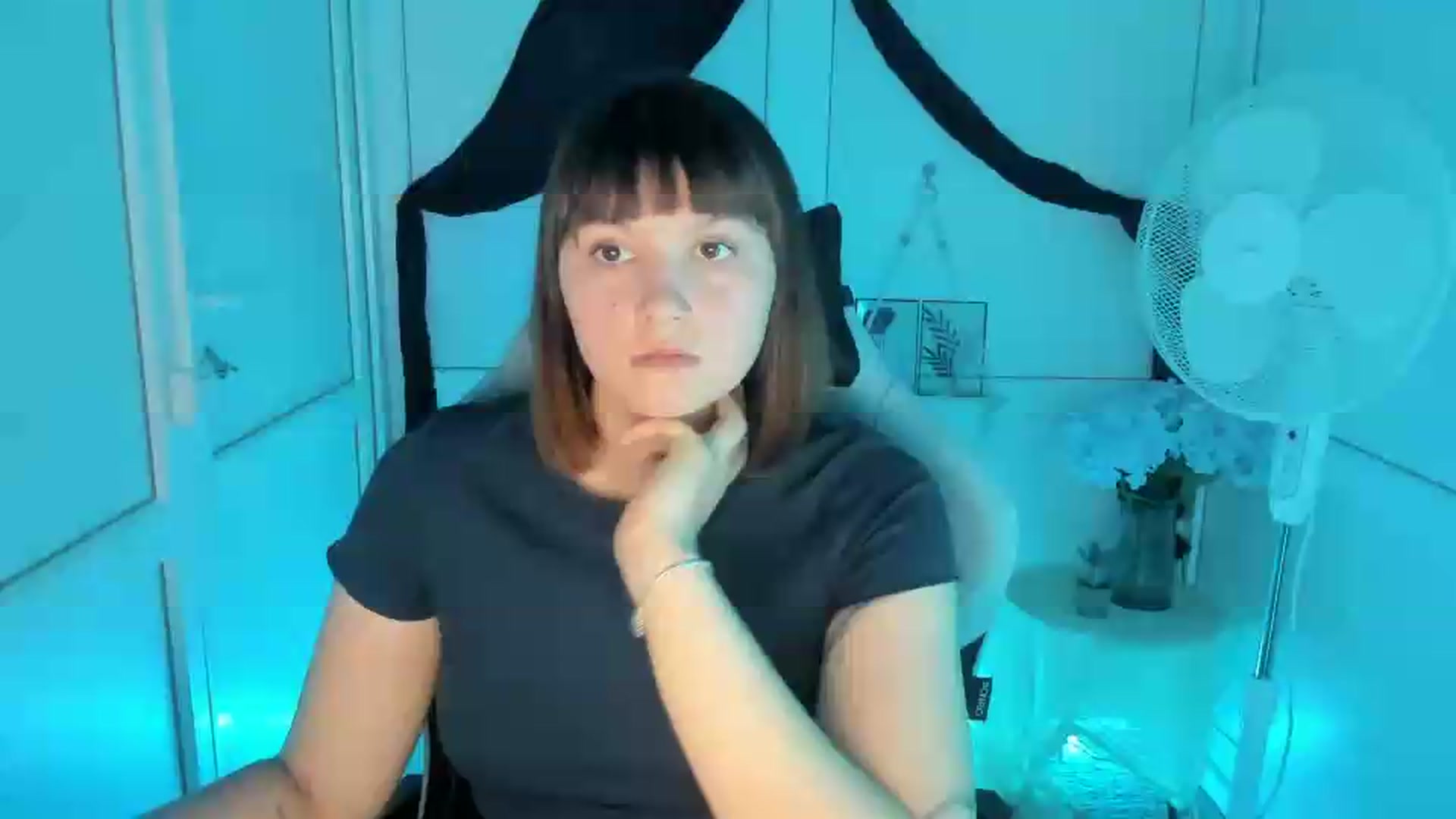 Gallery image thumbnail from Angel_Aura_'s myfreecams stream on, 09/16/2026, 11:36 image 1 of 20