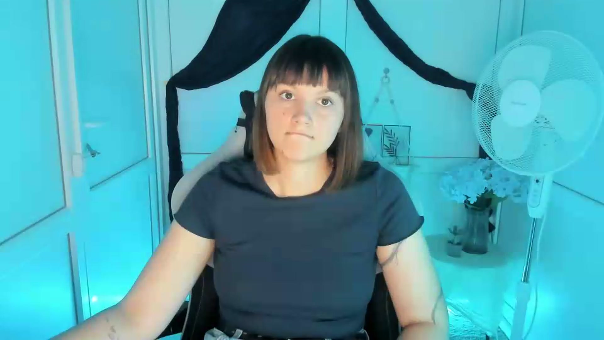 Gallery image thumbnail from Angel_Aura_'s myfreecams stream on, 09/16/2026, 11:36 image 14 of 20
