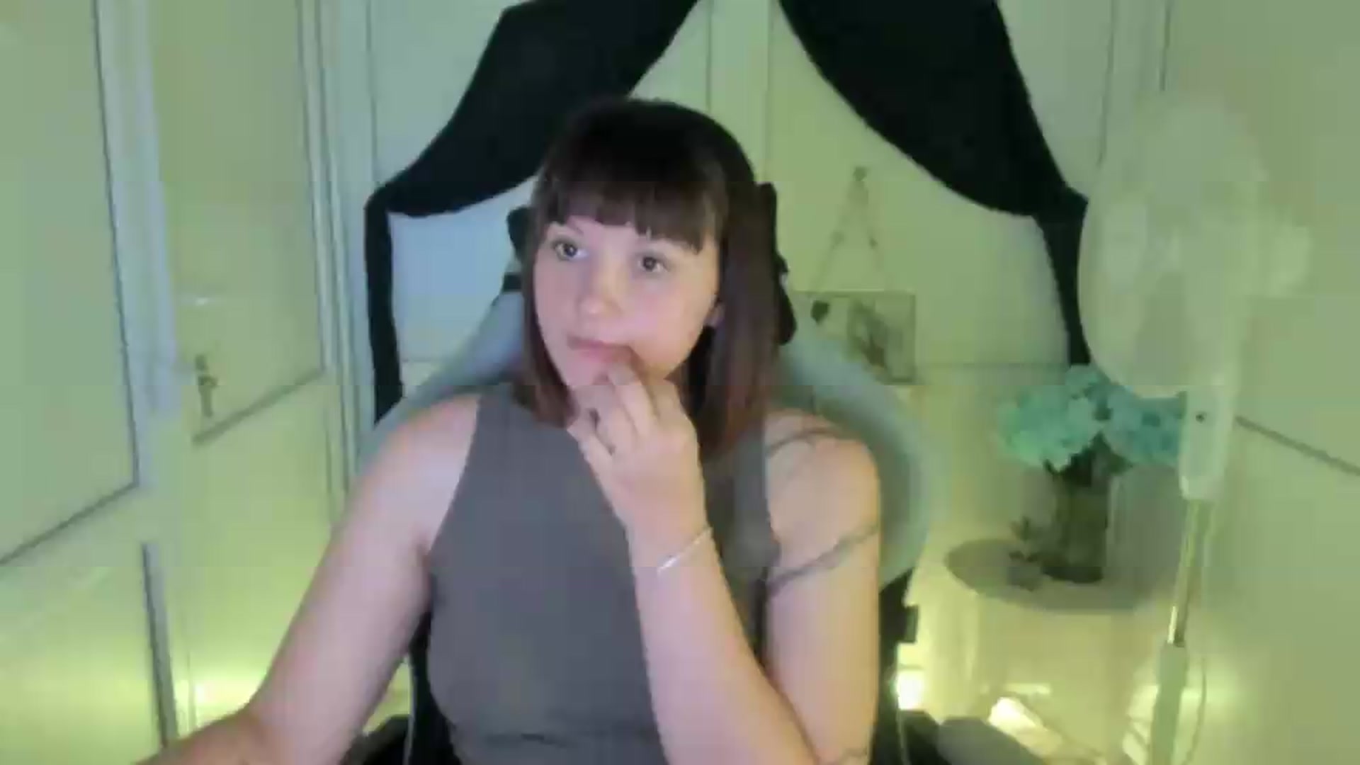 Gallery image thumbnail from Angel_Aura_'s myfreecams stream on, 09/18/2026, 11:01 image 12 of 20