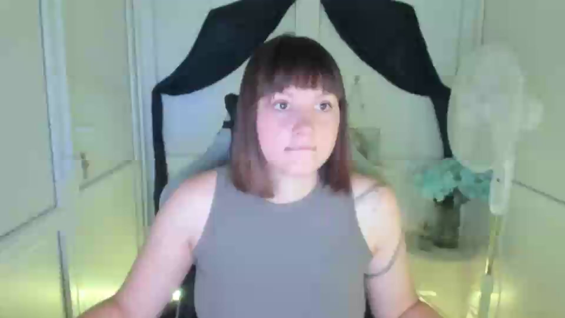 Gallery image thumbnail from Angel_Aura_'s myfreecams stream on, 09/18/2026, 11:01 image 13 of 20
