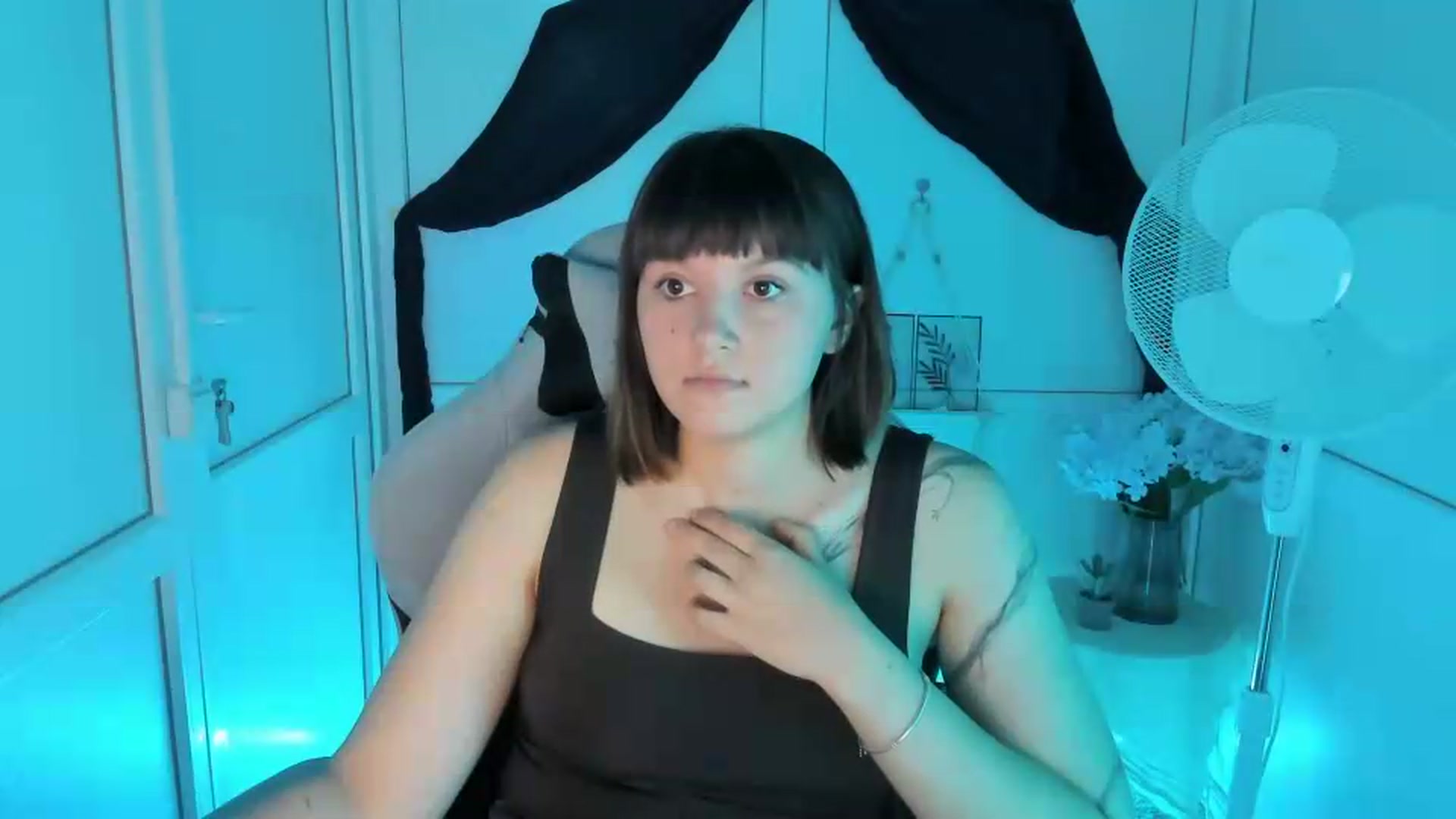Gallery image thumbnail from Angel_Aura_'s myfreecams stream on, 09/20/2026, 11:42 image 14 of 20
