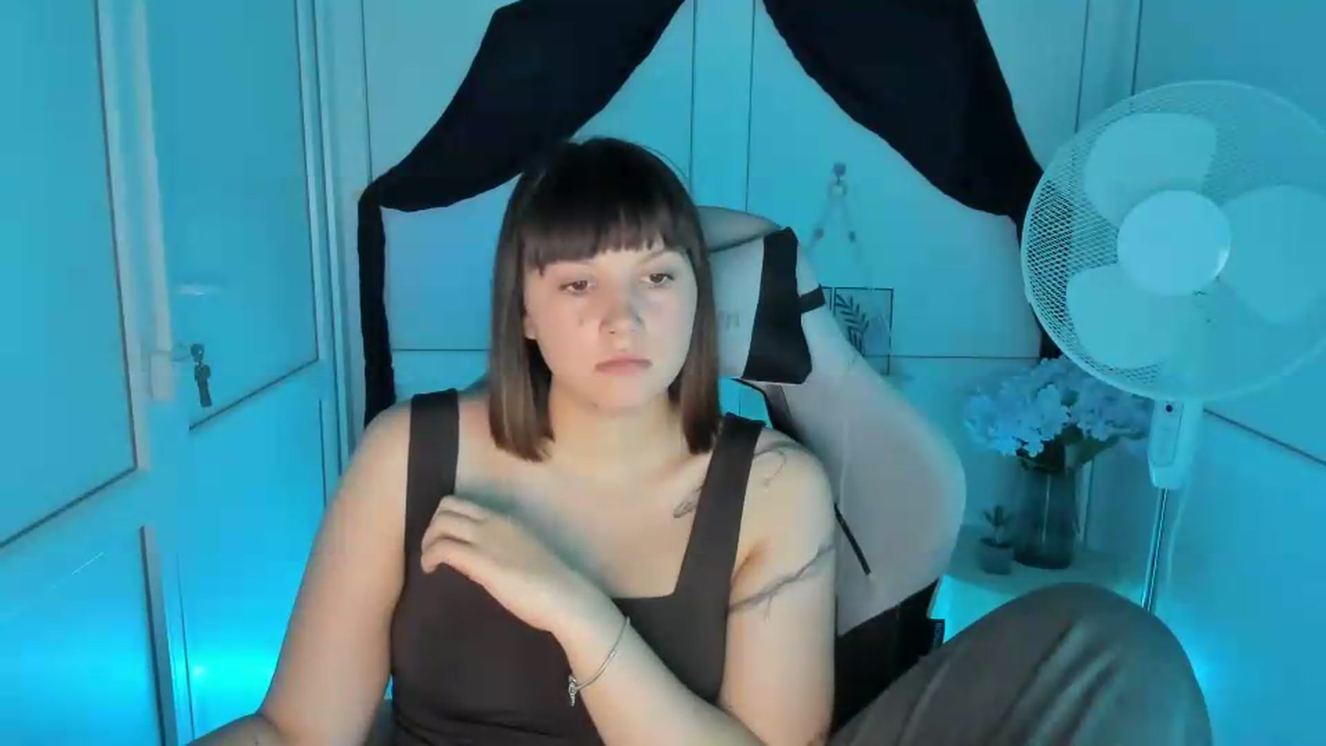 Gallery image thumbnail from Angel_Aura_'s myfreecams stream on, 09/20/2026, 11:42 image 8 of 20