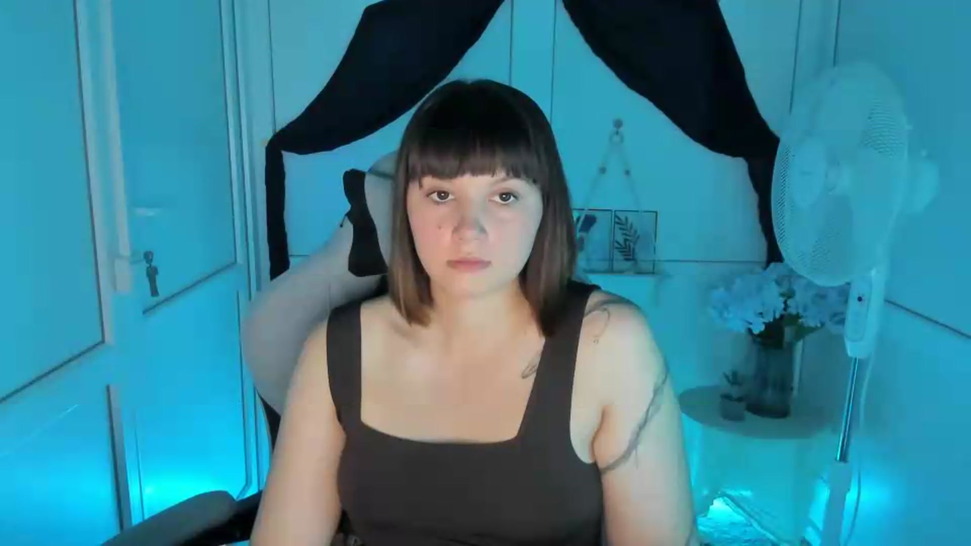 Gallery image thumbnail from Angel_Aura_'s myfreecams stream on, 09/20/2026, 11:42 image 7 of 20