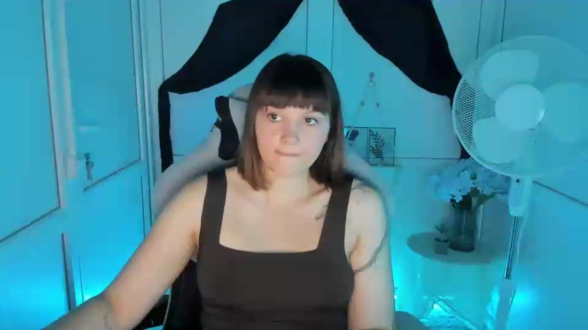 Gallery image thumbnail from Angel_Aura_'s myfreecams stream on, 09/20/2026, 11:42 image 19 of 20