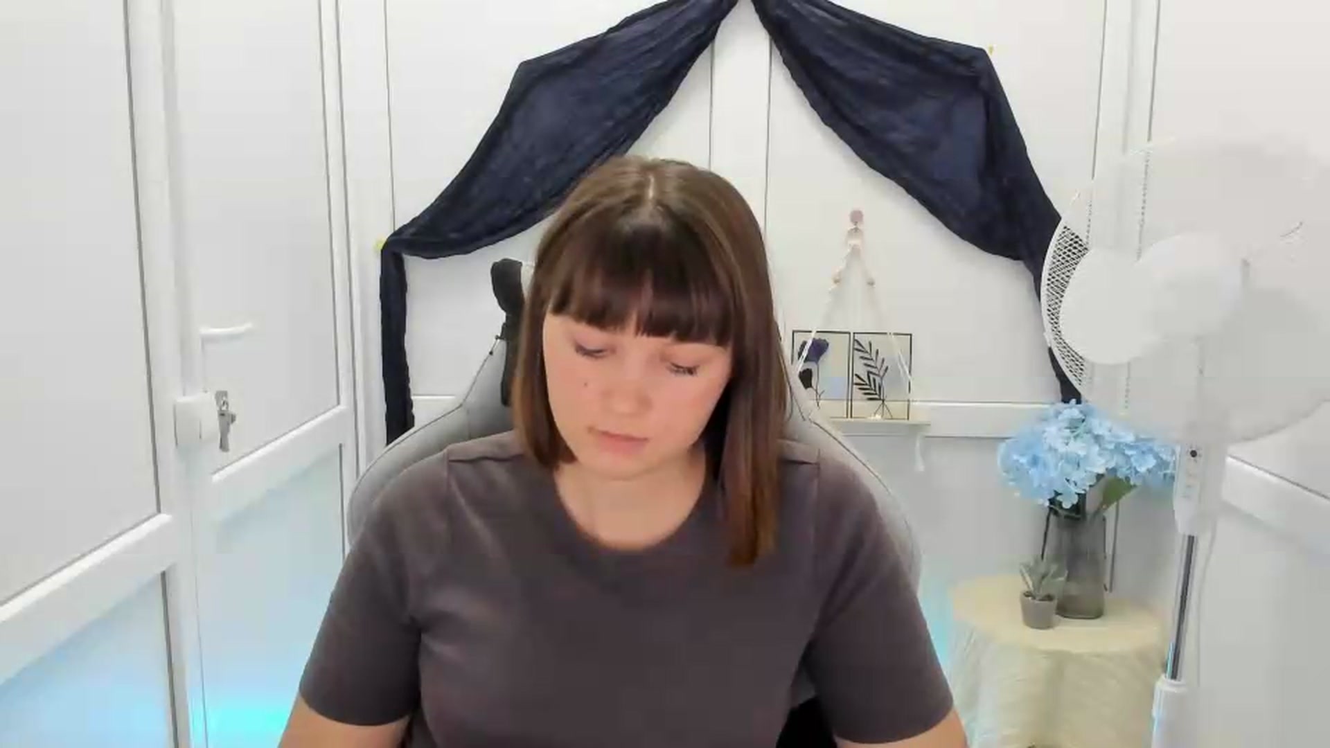 Gallery image thumbnail from Angel_Aura_'s myfreecams stream on, 09/21/2026, 09:16 image 6 of 20