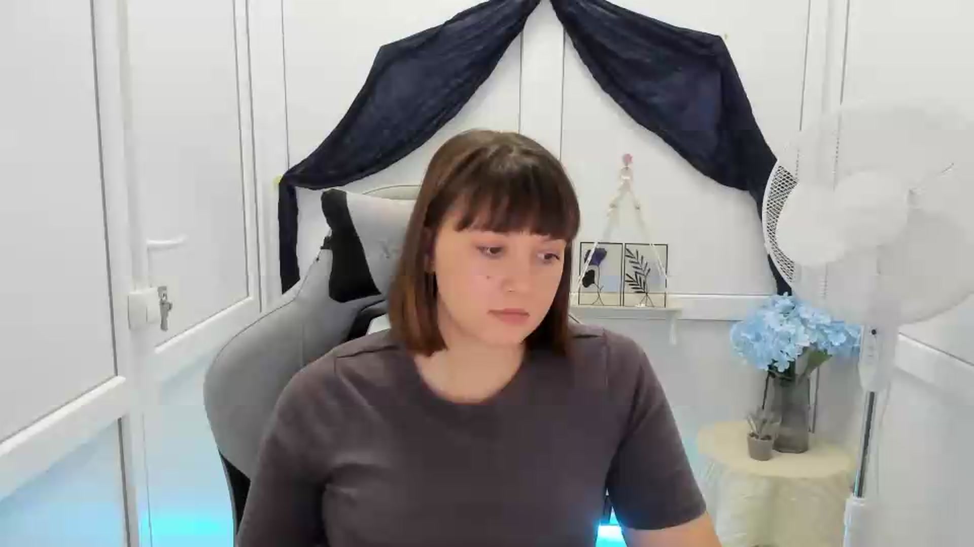 Gallery image thumbnail from Angel_Aura_'s myfreecams stream on, 09/21/2026, 09:16 image 18 of 20