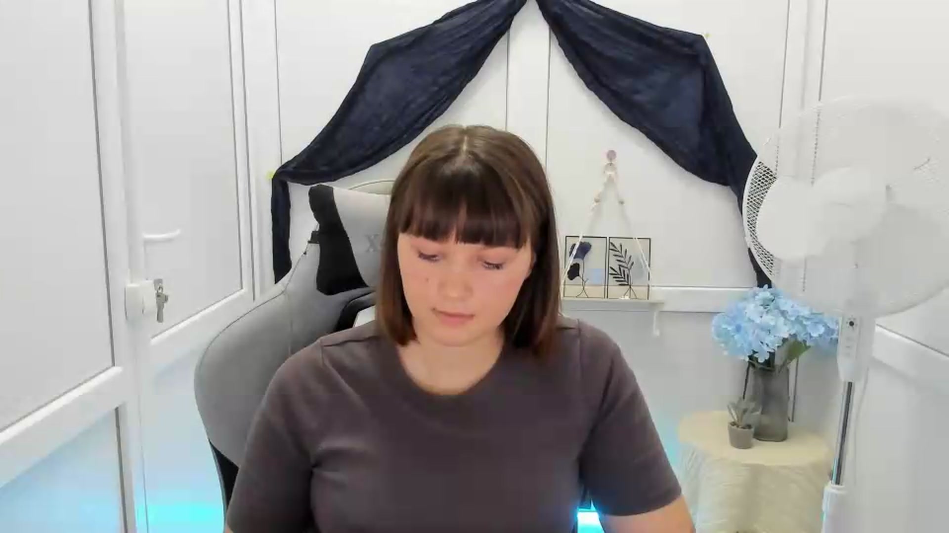 Gallery image thumbnail from Angel_Aura_'s myfreecams stream on, 09/21/2026, 09:16 image 16 of 20