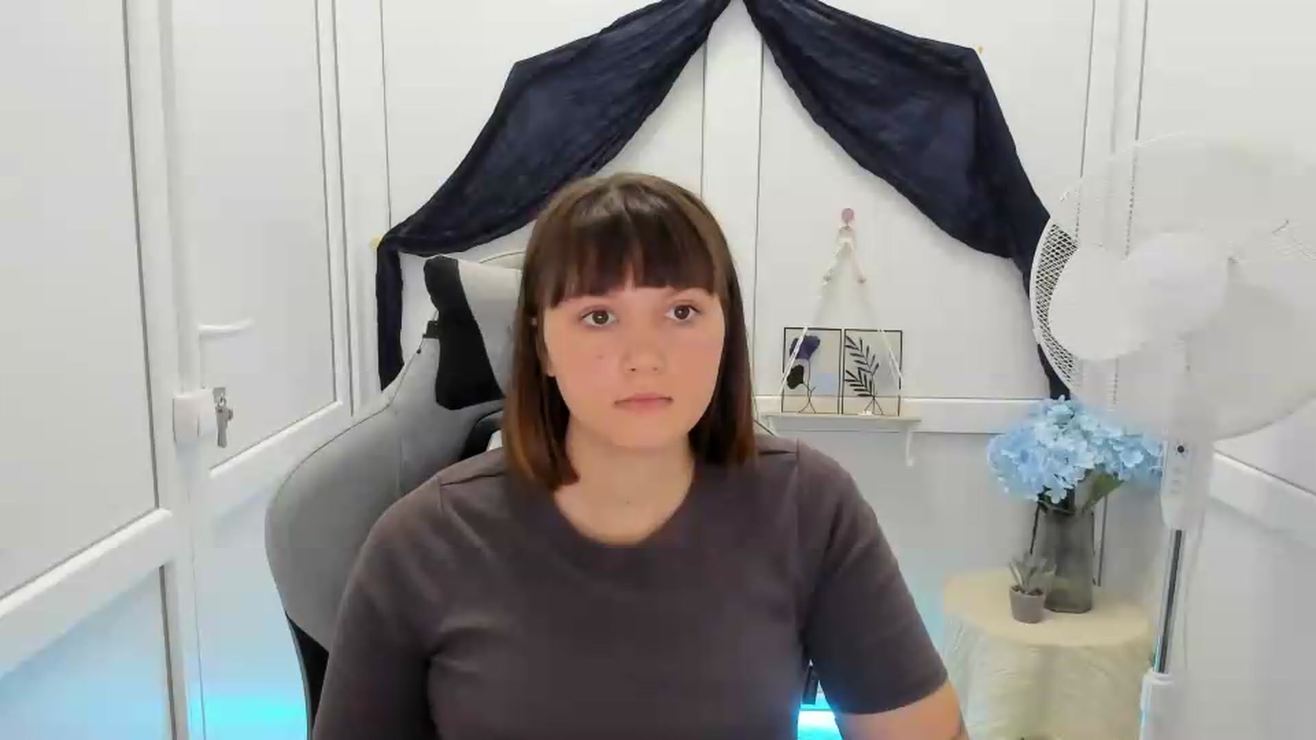 Gallery image thumbnail from Angel_Aura_'s myfreecams stream on, 09/21/2026, 09:16 image 14 of 20