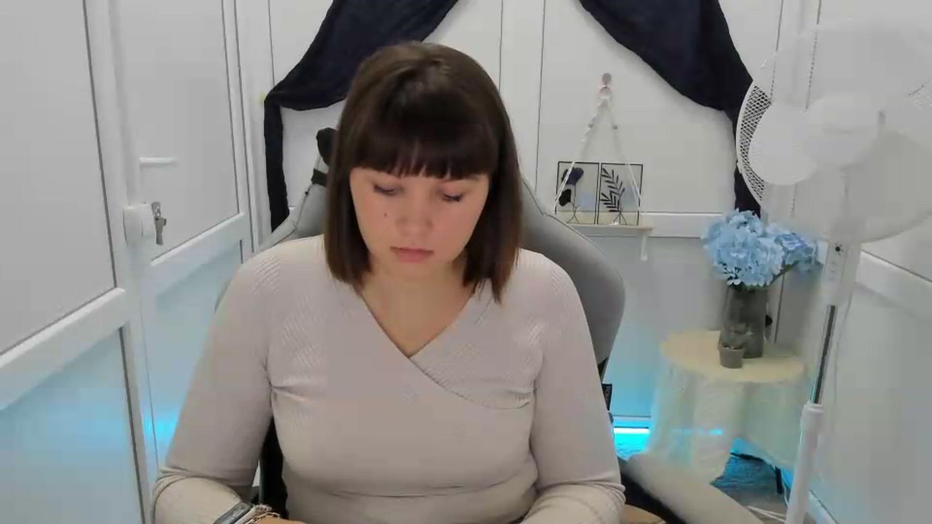 Gallery image thumbnail from Angel_Aura_'s myfreecams stream on, 09/22/2026, 10:10 image 20 of 20