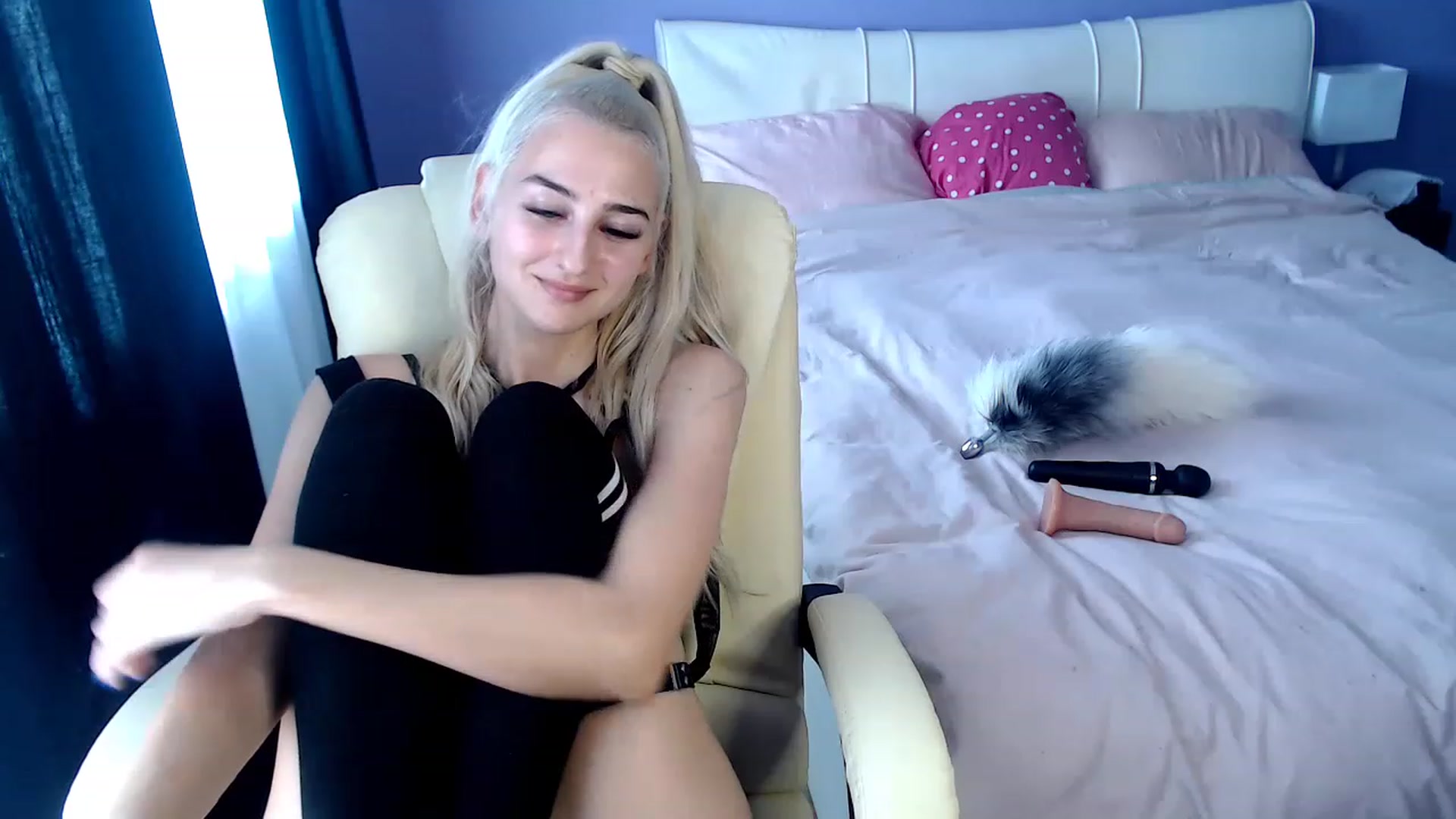 Gallery image thumbnail from Angel_Jessie's myfreecams stream on, 06/16/2023, 13:03 image 2 of 20