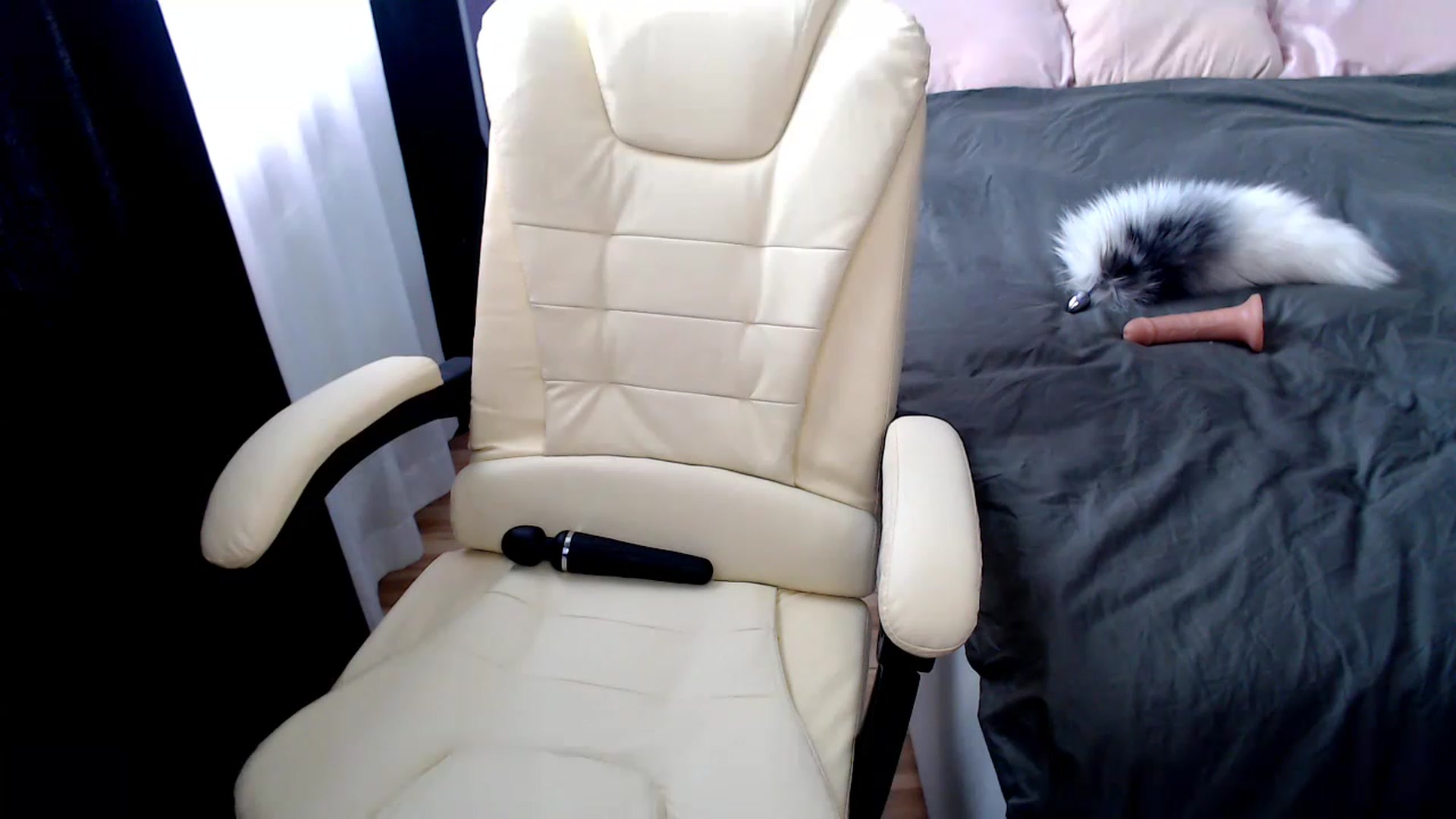 Gallery image thumbnail from Angel_Jessie's myfreecams stream on, 06/19/2023, 09:33 image 9 of 20