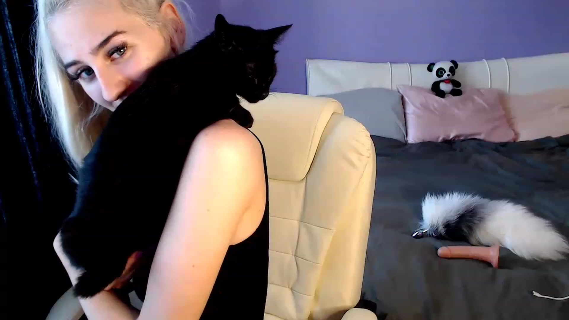 Gallery image thumbnail from Angel_Jessie's myfreecams stream on, 06/28/2023, 15:52 image 15 of 20
