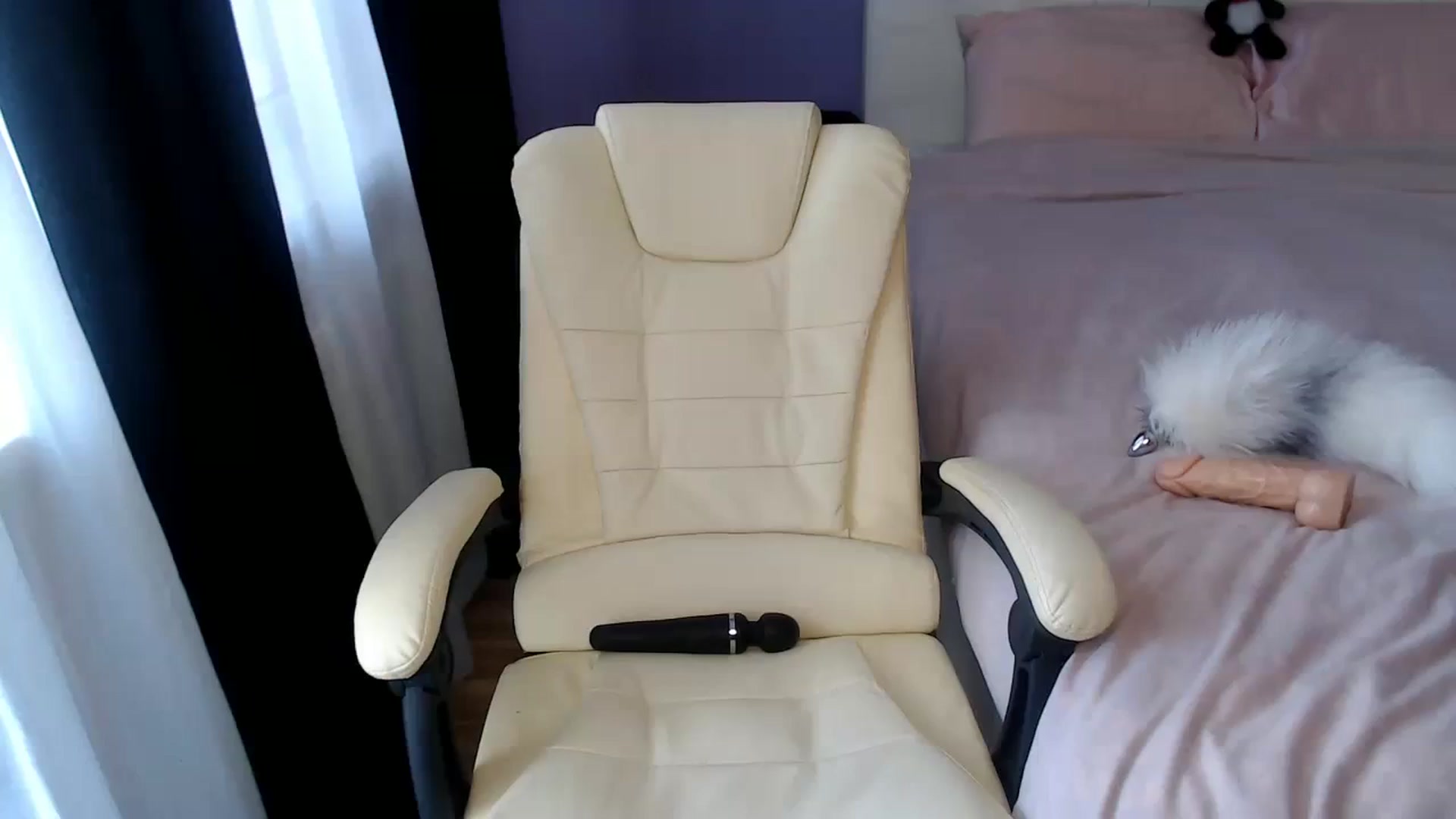 Gallery image thumbnail from Angel_Jessie's myfreecams stream on, 08/14/2023, 12:36 image 14 of 20