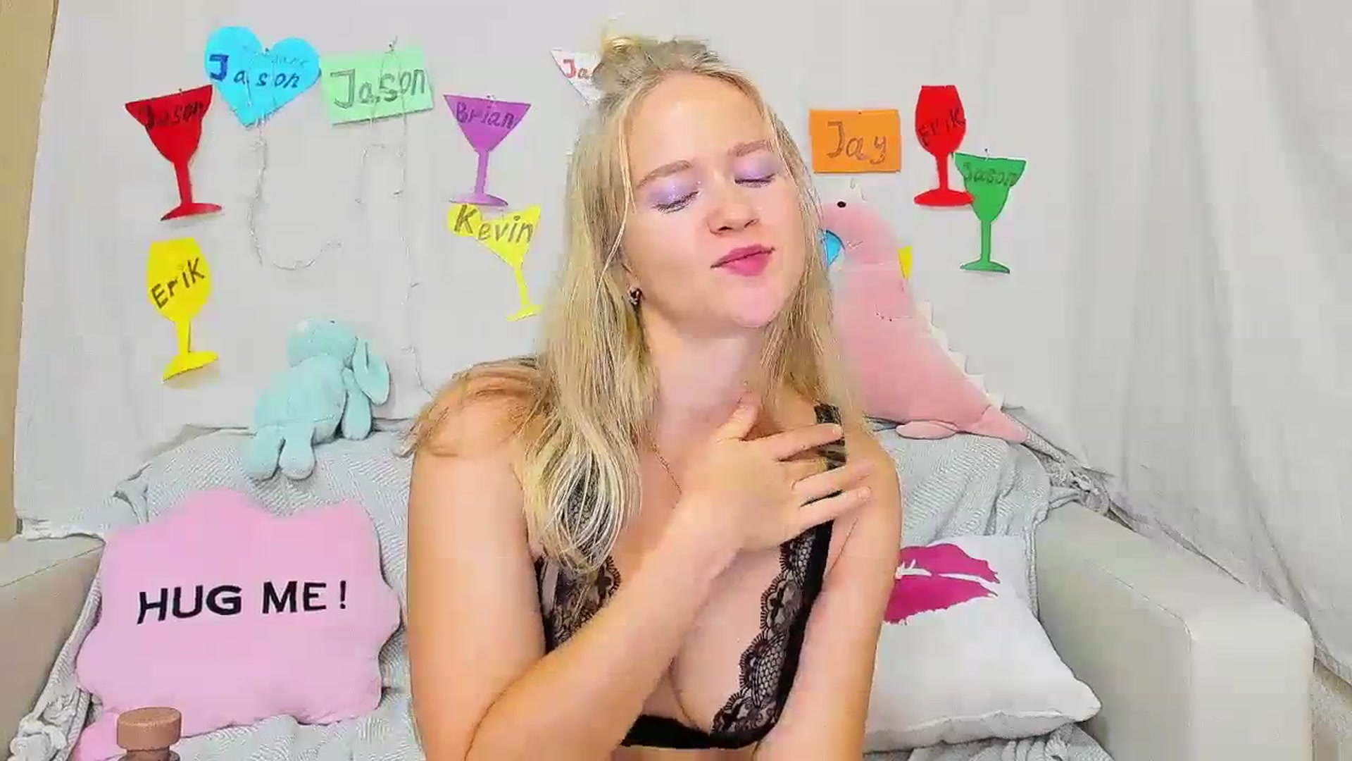 Gallery image thumbnail from Angel_Kristy's myfreecams stream on, 10/17/2023, 04:38 image 19 of 20