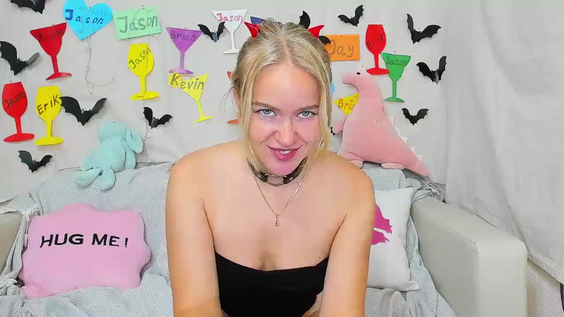 Gallery image thumbnail from Angel_Kristy's myfreecams stream on, 10/20/2023, 03:05 image 6 of 20