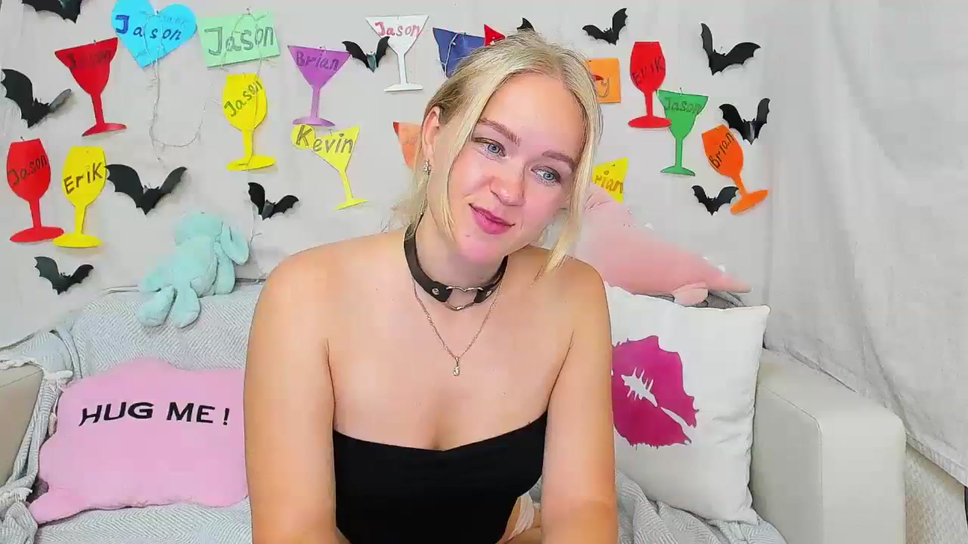 Gallery image thumbnail from Angel_Kristy's myfreecams stream on, 10/20/2023, 03:58 image 10 of 20