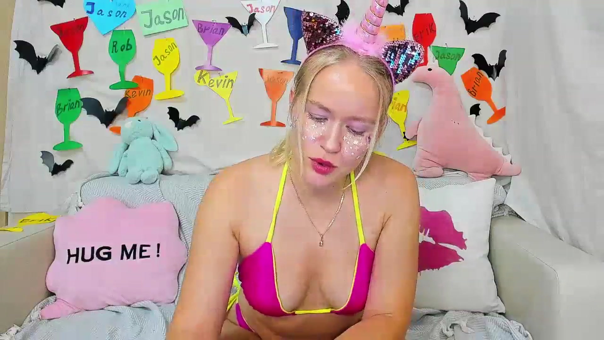 Gallery image thumbnail from Angel_Kristy's myfreecams stream on, 10/22/2023, 04:03 image 4 of 20