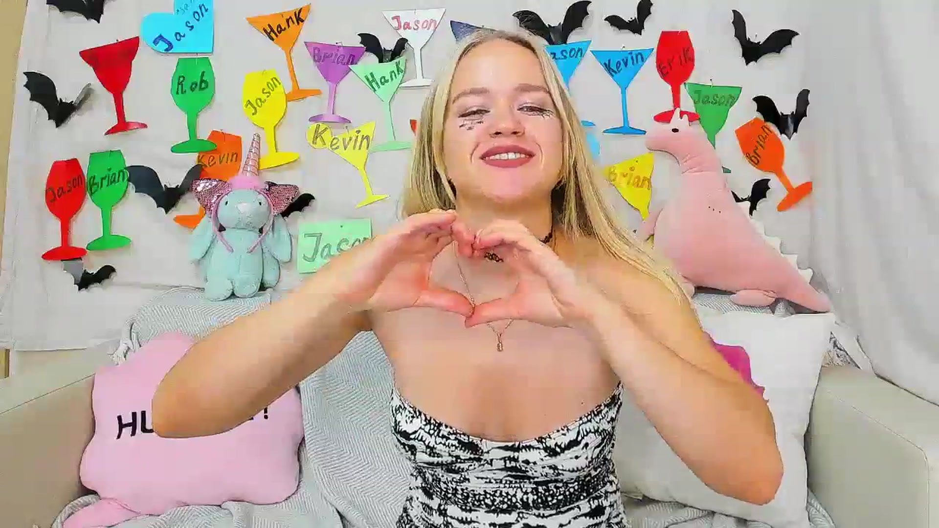 Gallery image thumbnail from Angel_Kristy's myfreecams stream on, 10/25/2023, 04:02 image 8 of 20