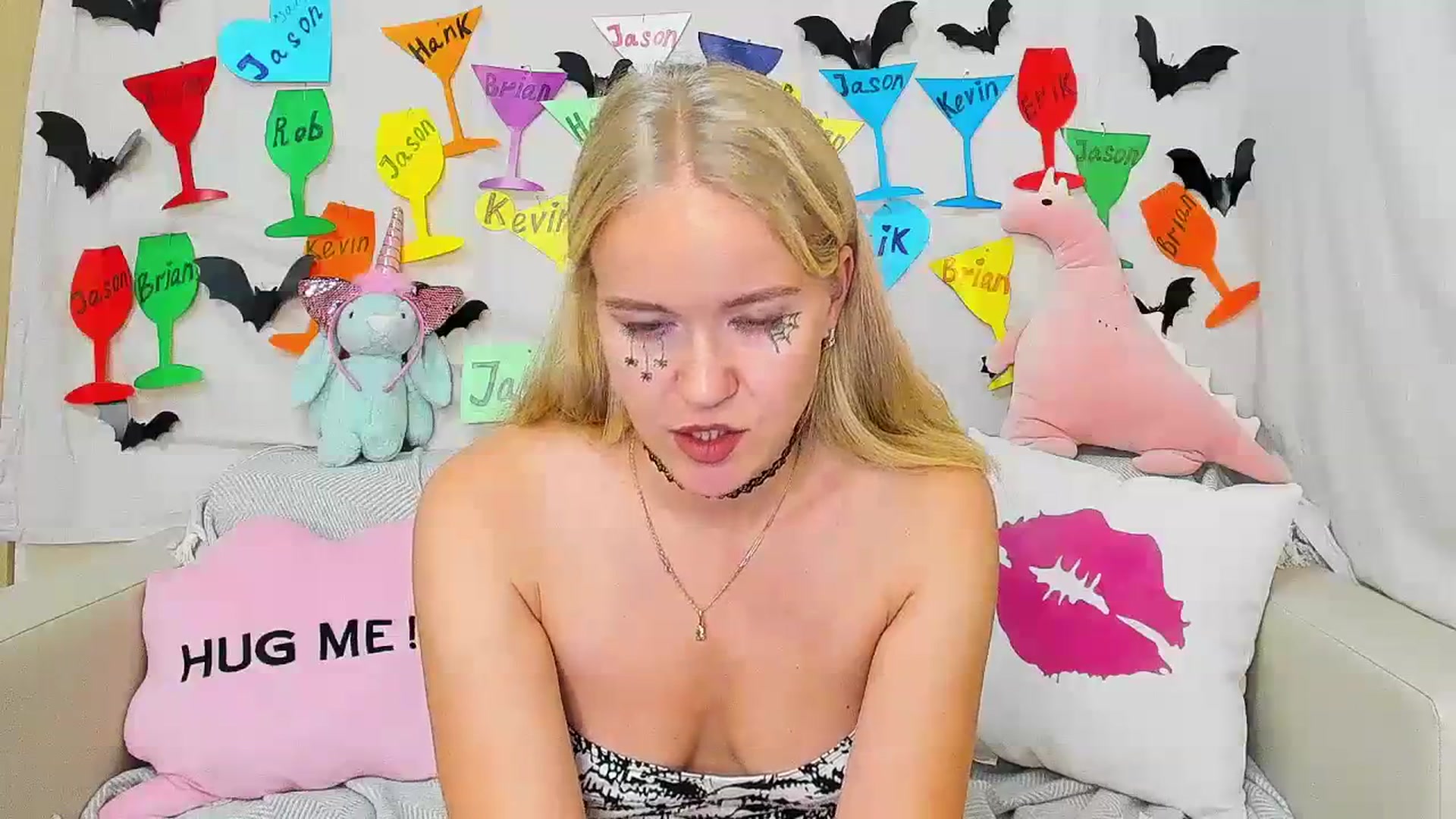 Gallery image thumbnail from Angel_Kristy's myfreecams stream on, 10/25/2023, 04:02 image 2 of 20