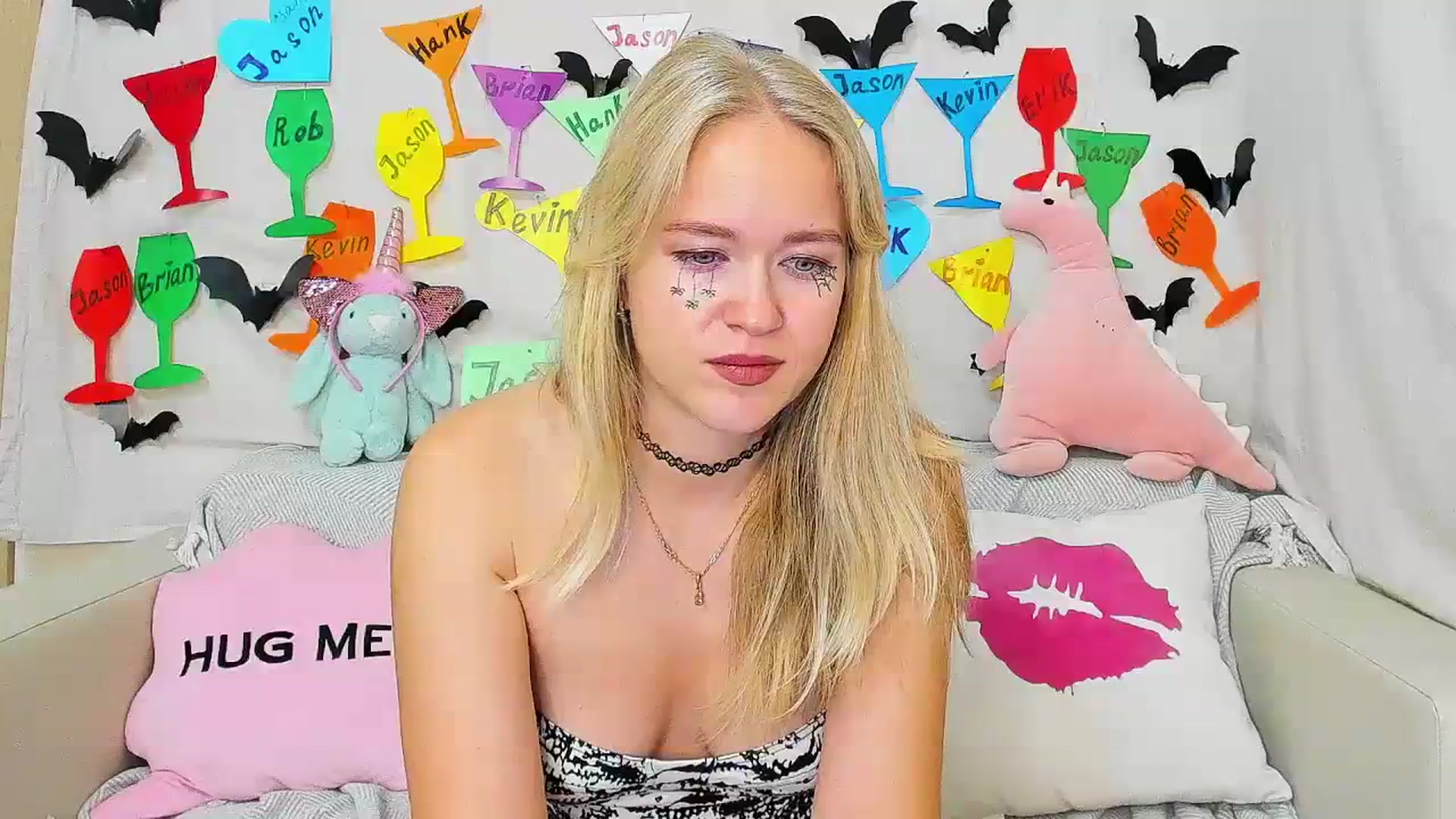 Gallery image thumbnail from Angel_Kristy's myfreecams stream on, 10/25/2023, 04:02 image 18 of 20