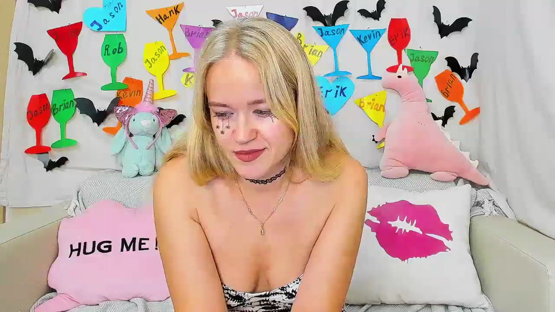 Gallery image thumbnail from Angel_Kristy's myfreecams stream on, 10/25/2023, 04:02 image 15 of 20