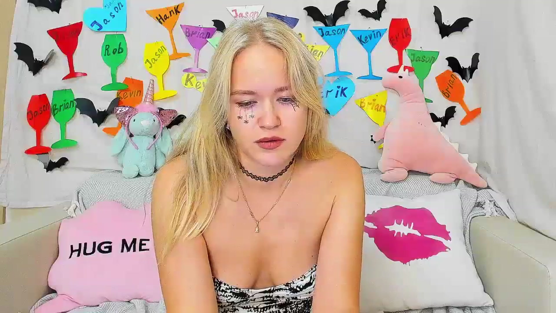 Gallery image thumbnail from Angel_Kristy's myfreecams stream on, 10/25/2023, 04:02 image 19 of 20