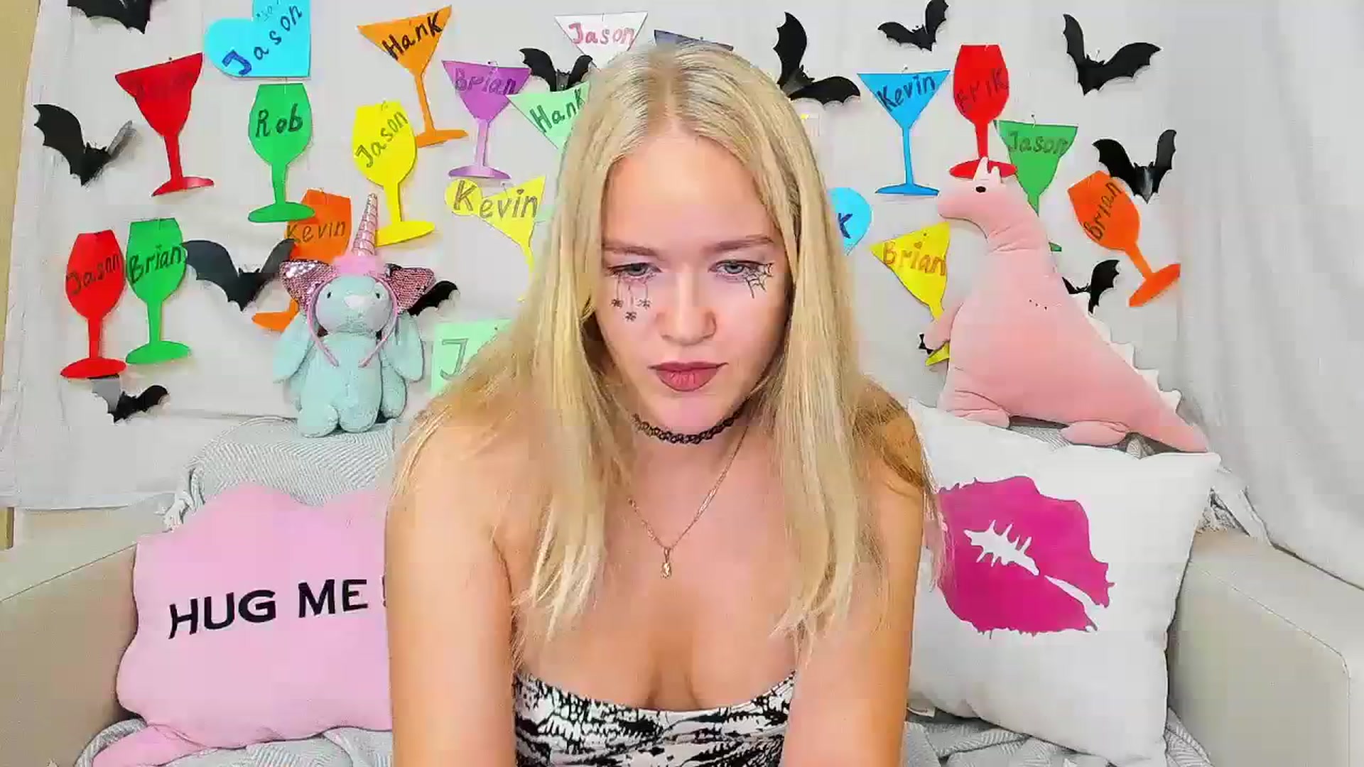 Gallery image thumbnail from Angel_Kristy's myfreecams stream on, 10/25/2023, 04:02 image 1 of 20