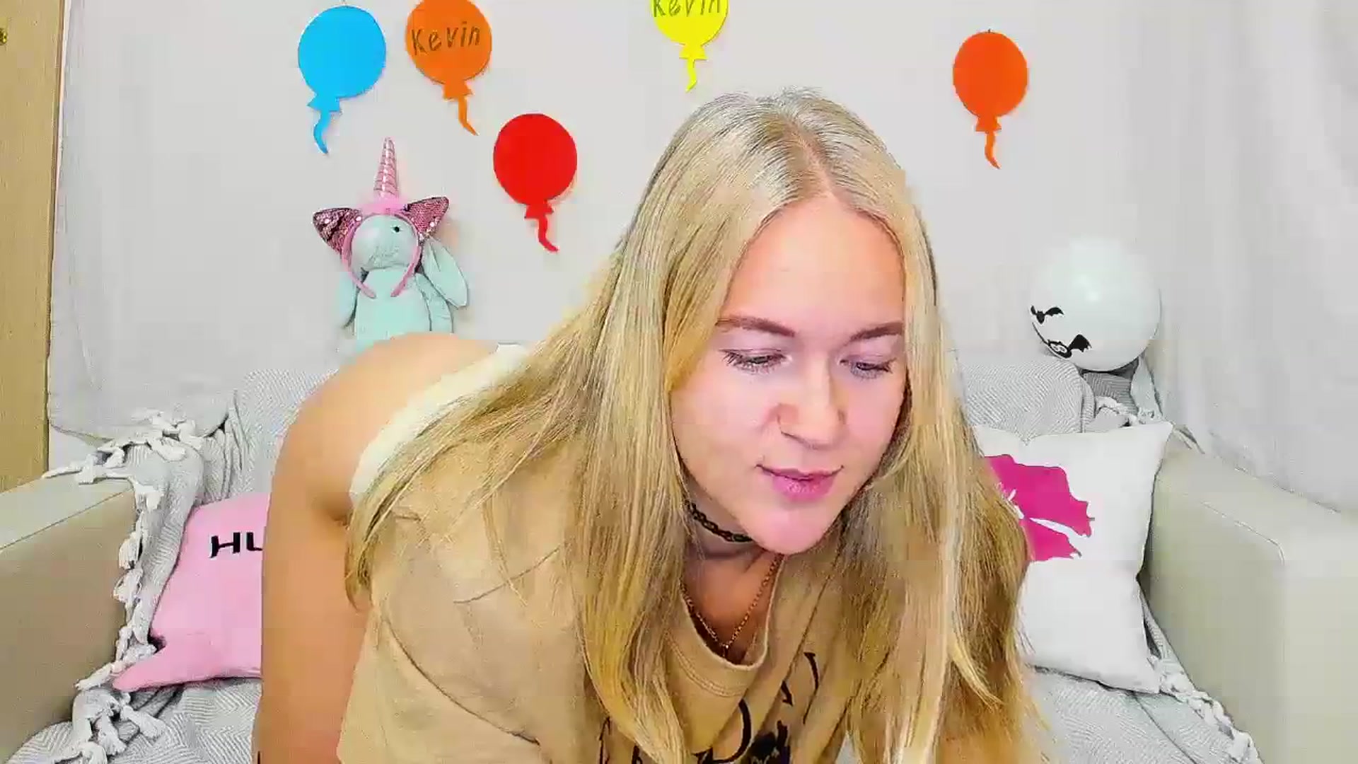 Gallery image thumbnail from Angel_Kristy's myfreecams stream on, 11/03/2023, 06:52 image 15 of 20